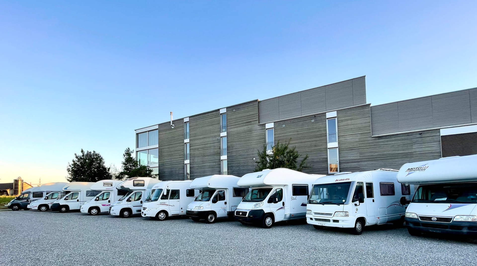 RENAULT 3.0TDCi 150PS Knaus SKY Ti ***AUTOMAT*** TV MIT SAT. ANLAGE-image-27