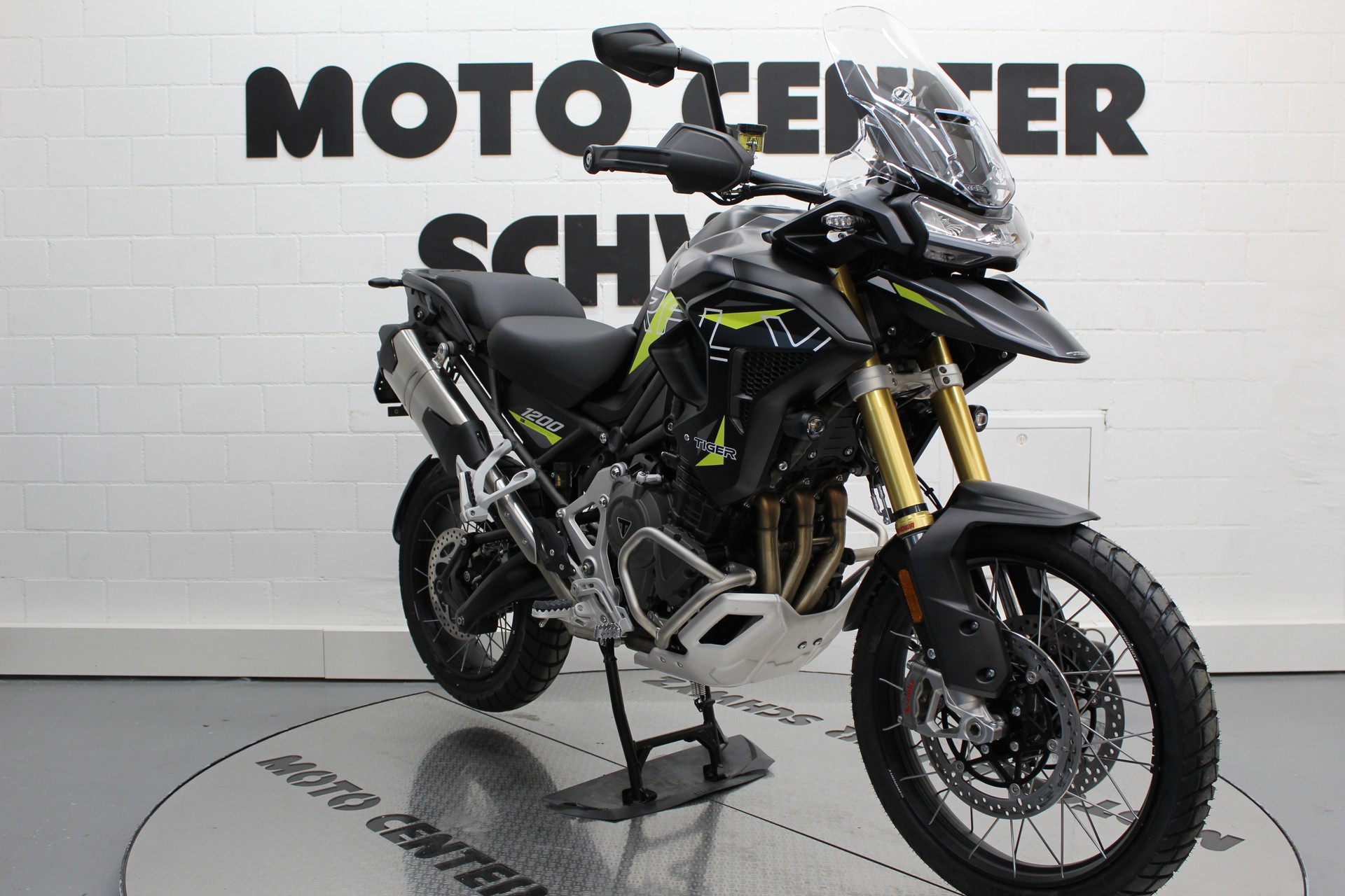 TRIUMPH Tiger 1200 Desert Edition-image-1