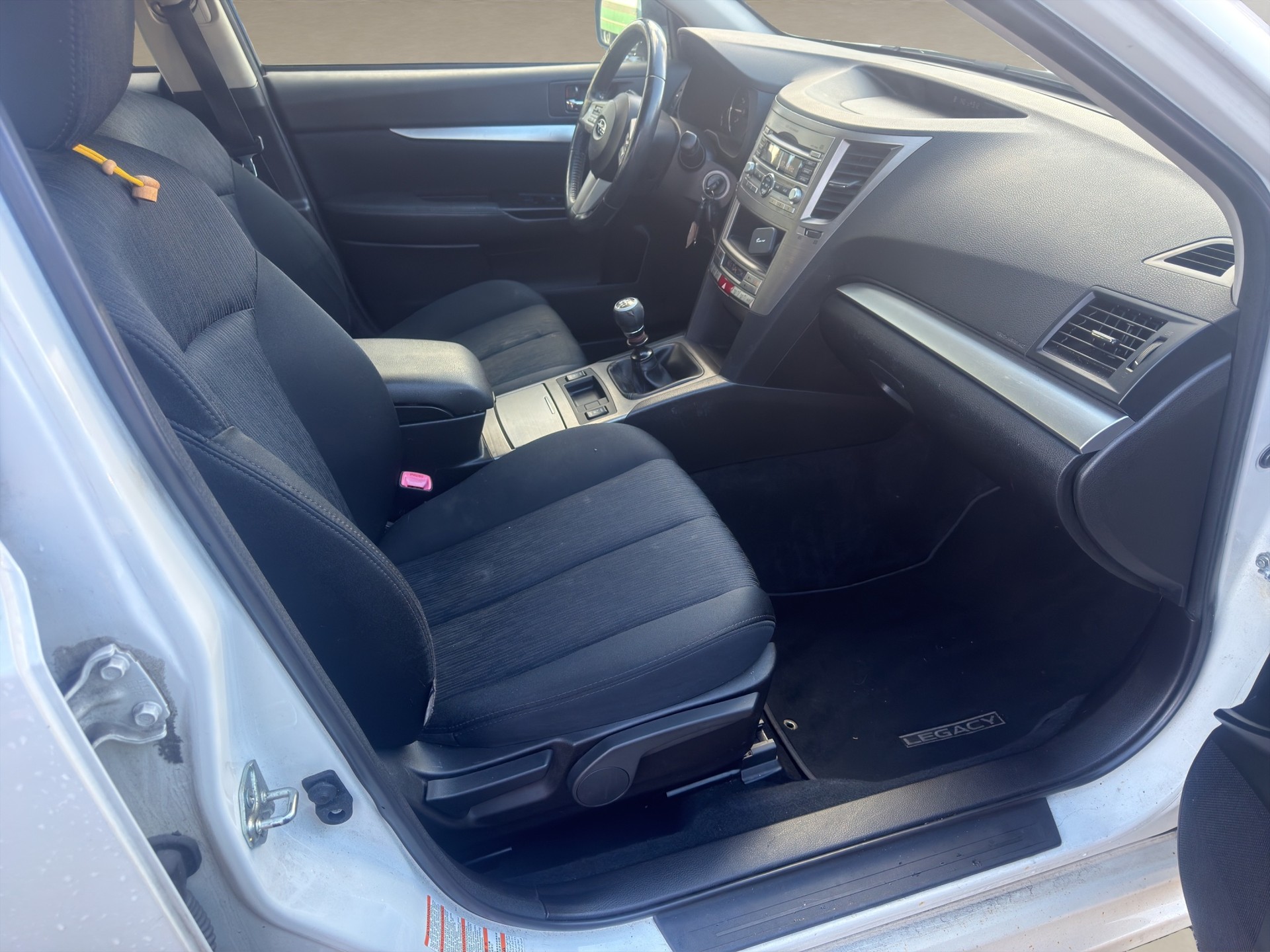 SUBARU Legacy 2.0i Swiss Special AWD-image-12