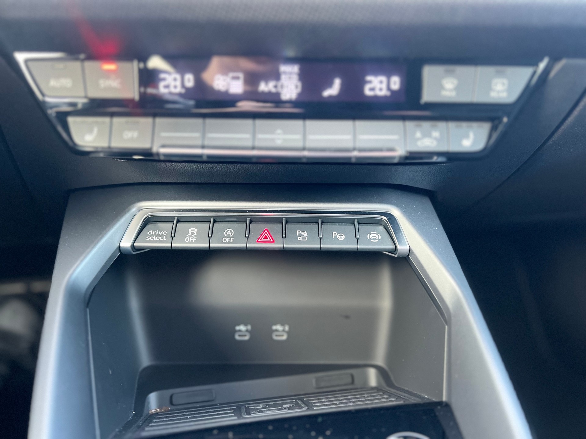 AUDI S3 Sportback TFSI quattro S-tronic-image-20