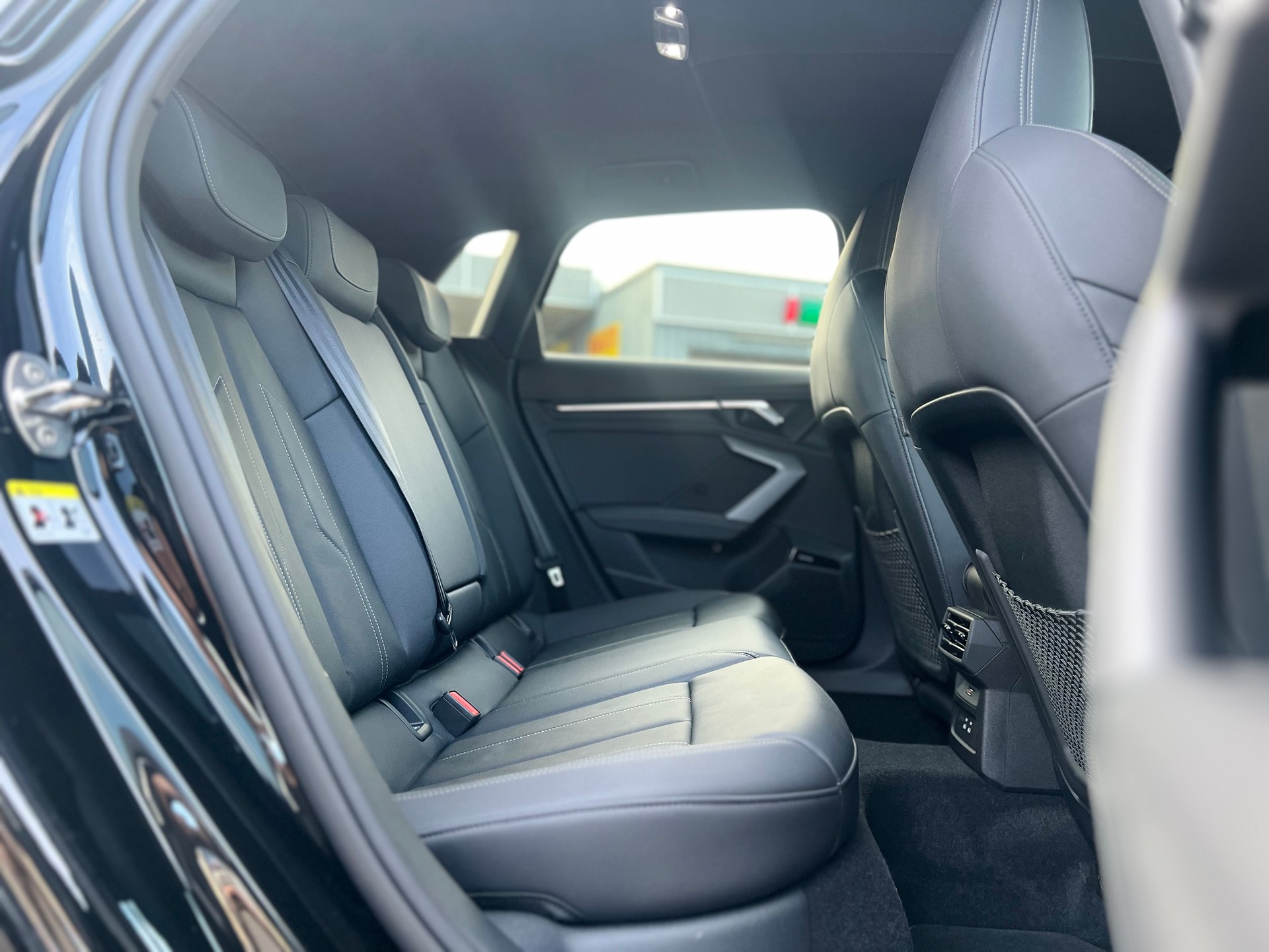 AUDI S3 Sportback TFSI quattro S-tronic-image-13