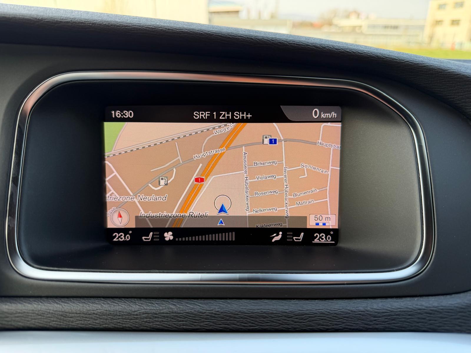 VOLVO V40 2.0 D2 Momentum R-Design S/S-image-18