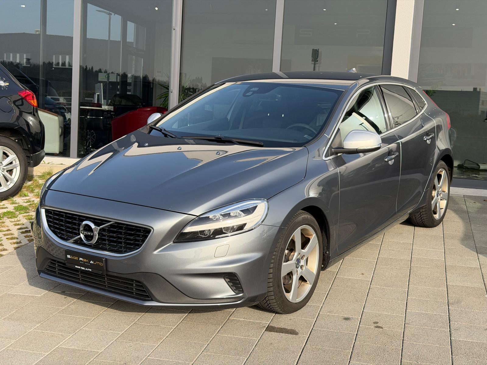 VOLVO V40 2.0 D2 Momentum R-Design S/S