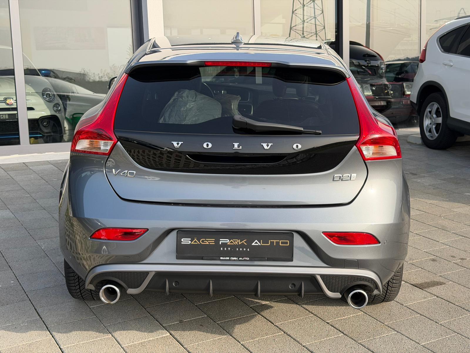 VOLVO V40 2.0 D2 Momentum R-Design S/S-image-5