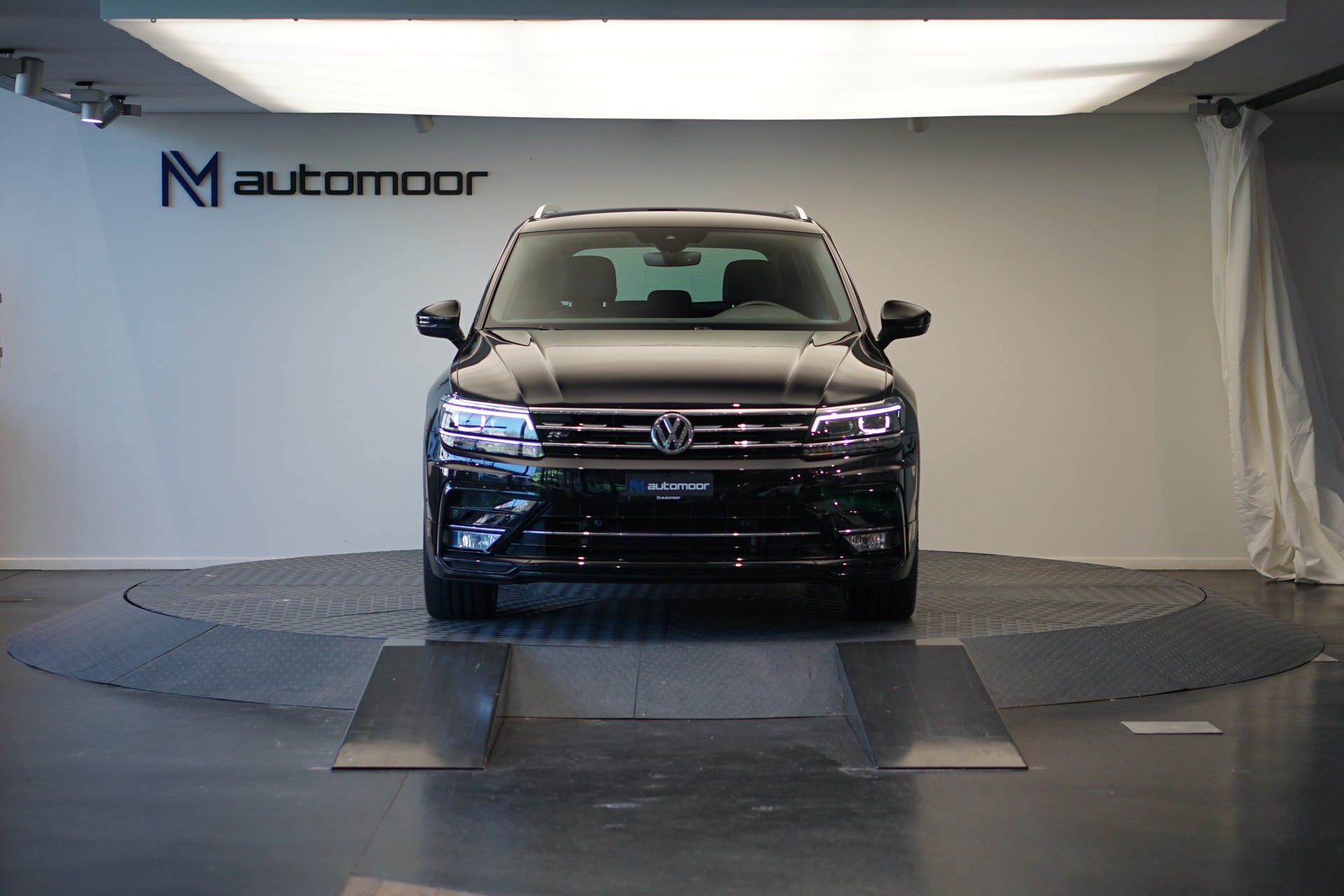 VW Tiguan 2.0TSI Highline R-Line 4Motion DSG *CH-Fahrzeug* *AHK*-showroom-element-1