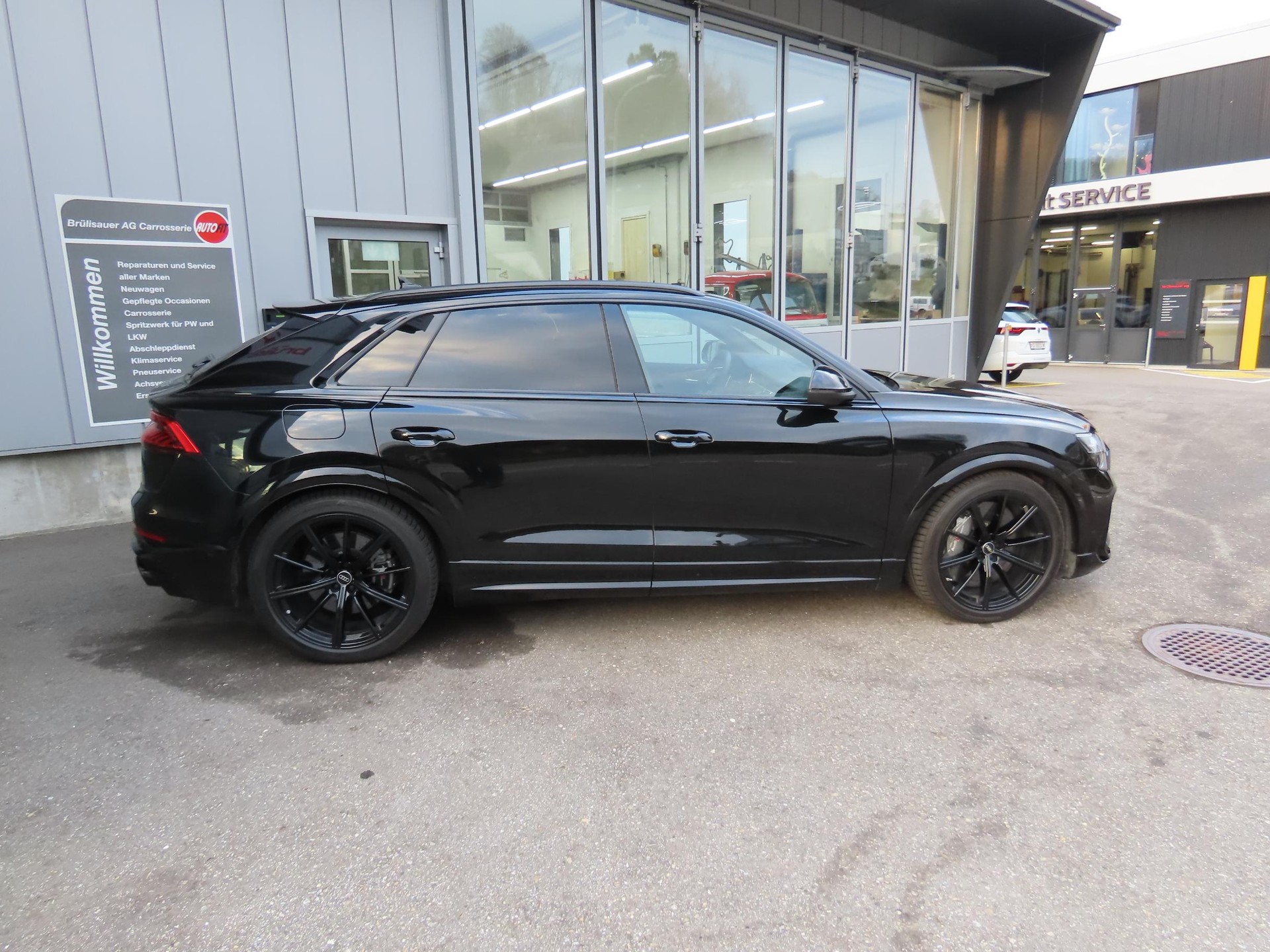 AUDI RS Q8 4.0 V8 TFSI quattro T-Tronic-showroom-element-3