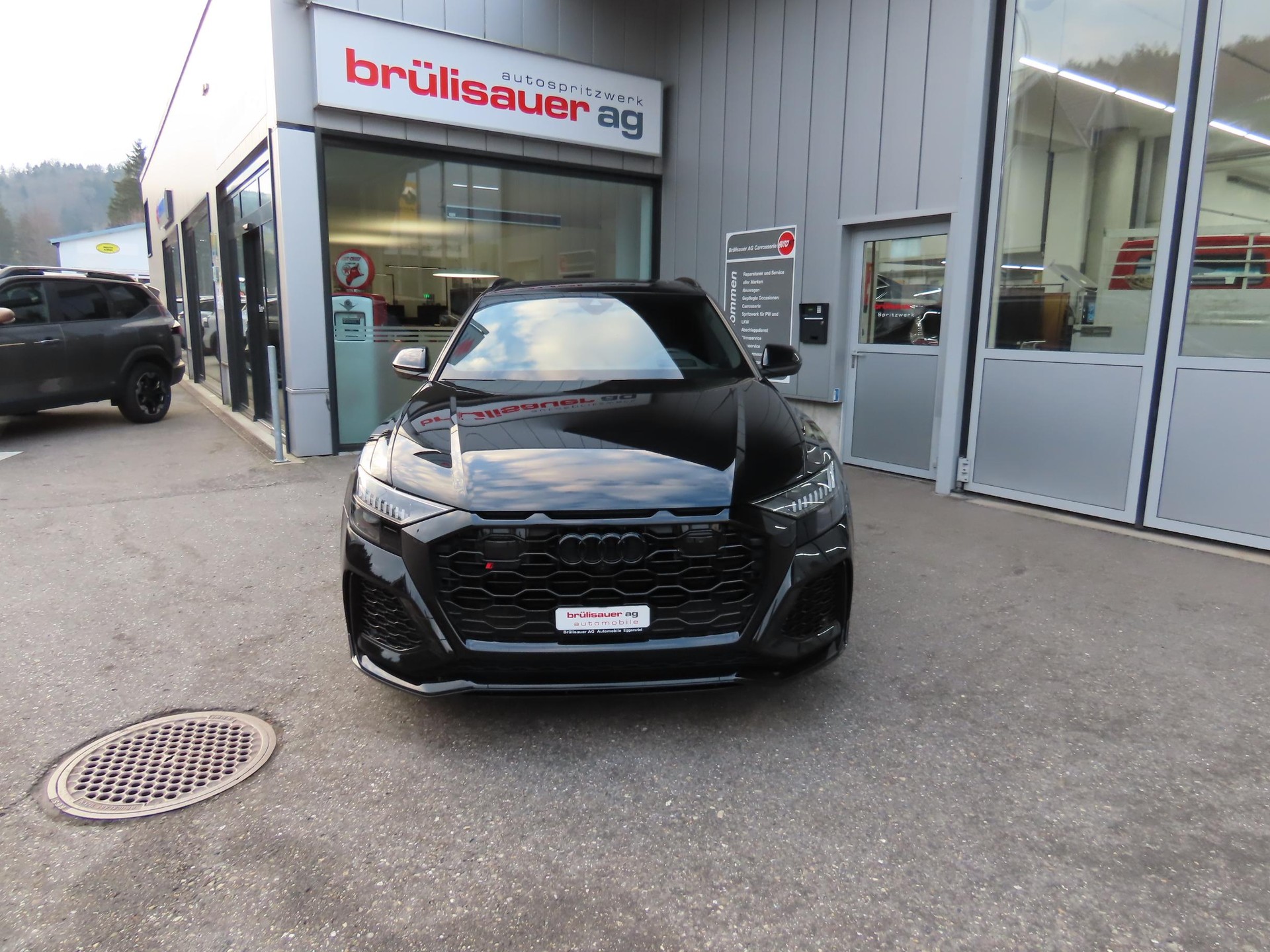 AUDI RS Q8 4.0 V8 TFSI quattro T-Tronic-showroom-element-1