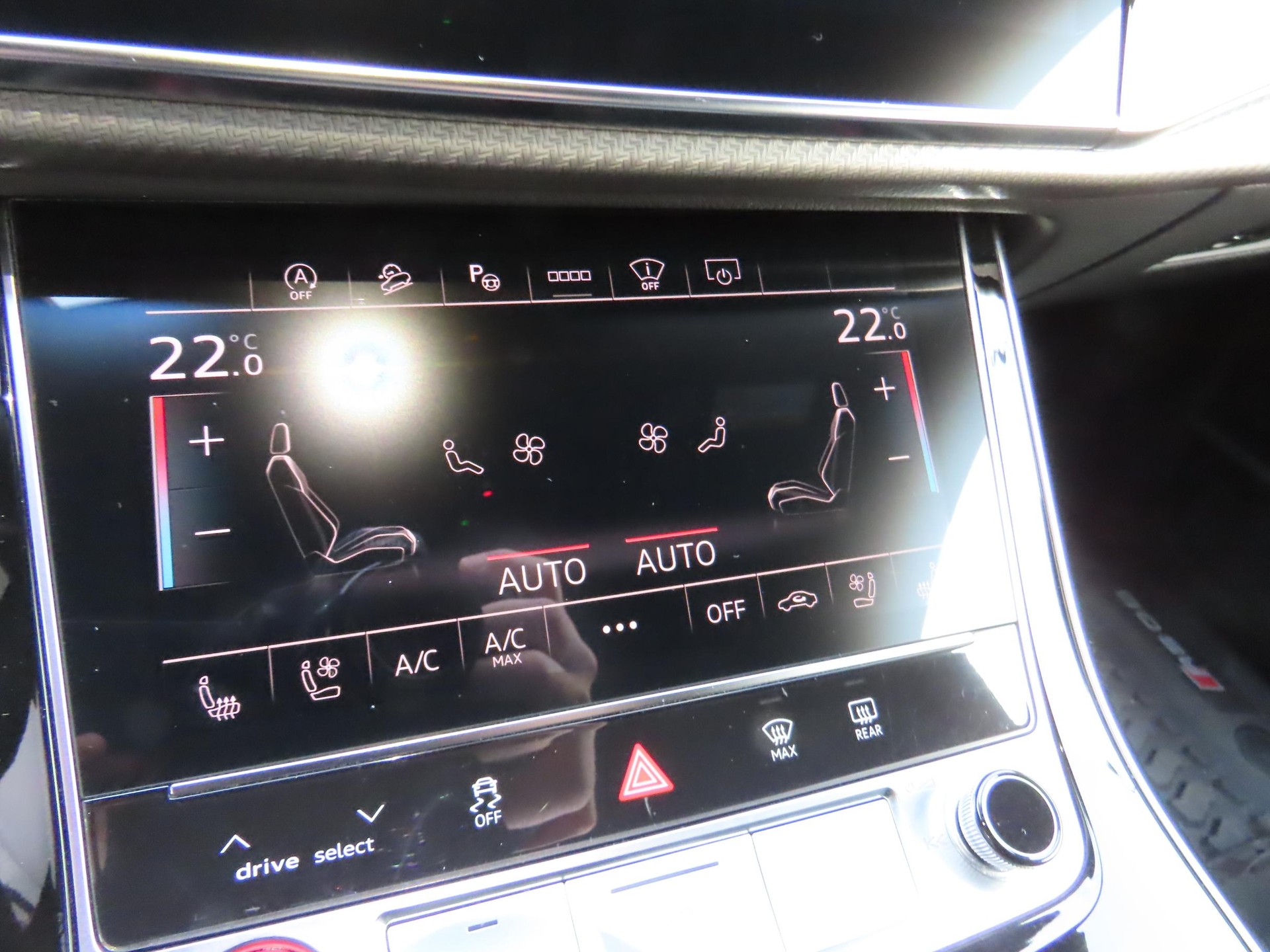 AUDI RS Q8 4.0 V8 TFSI quattro T-Tronic-image-15
