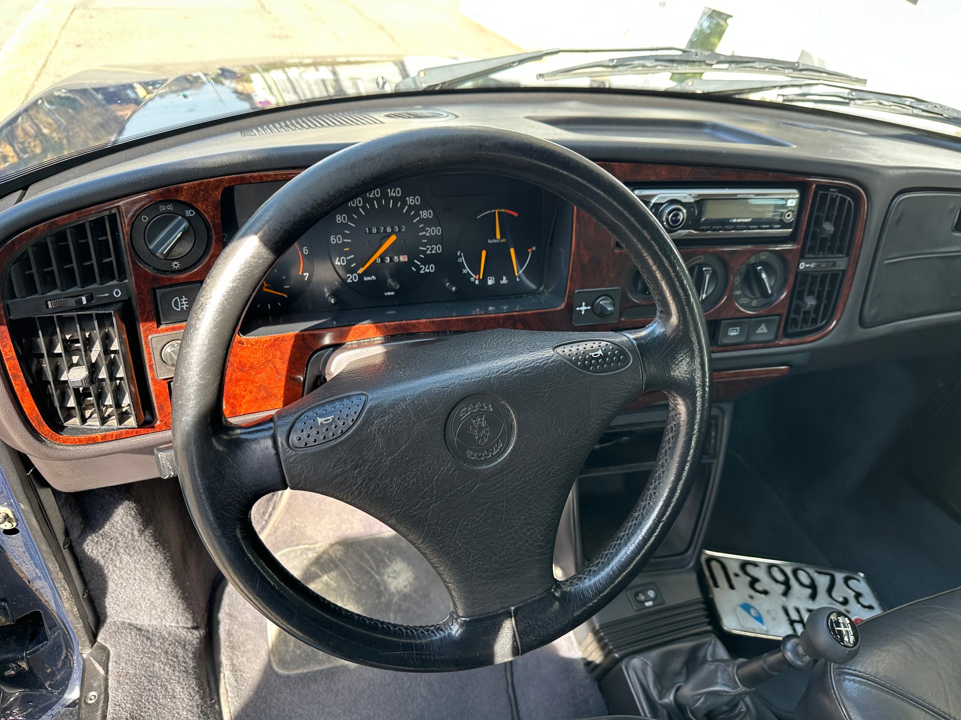 SAAB 900 2.0 turbo 16 (SE)-image-6