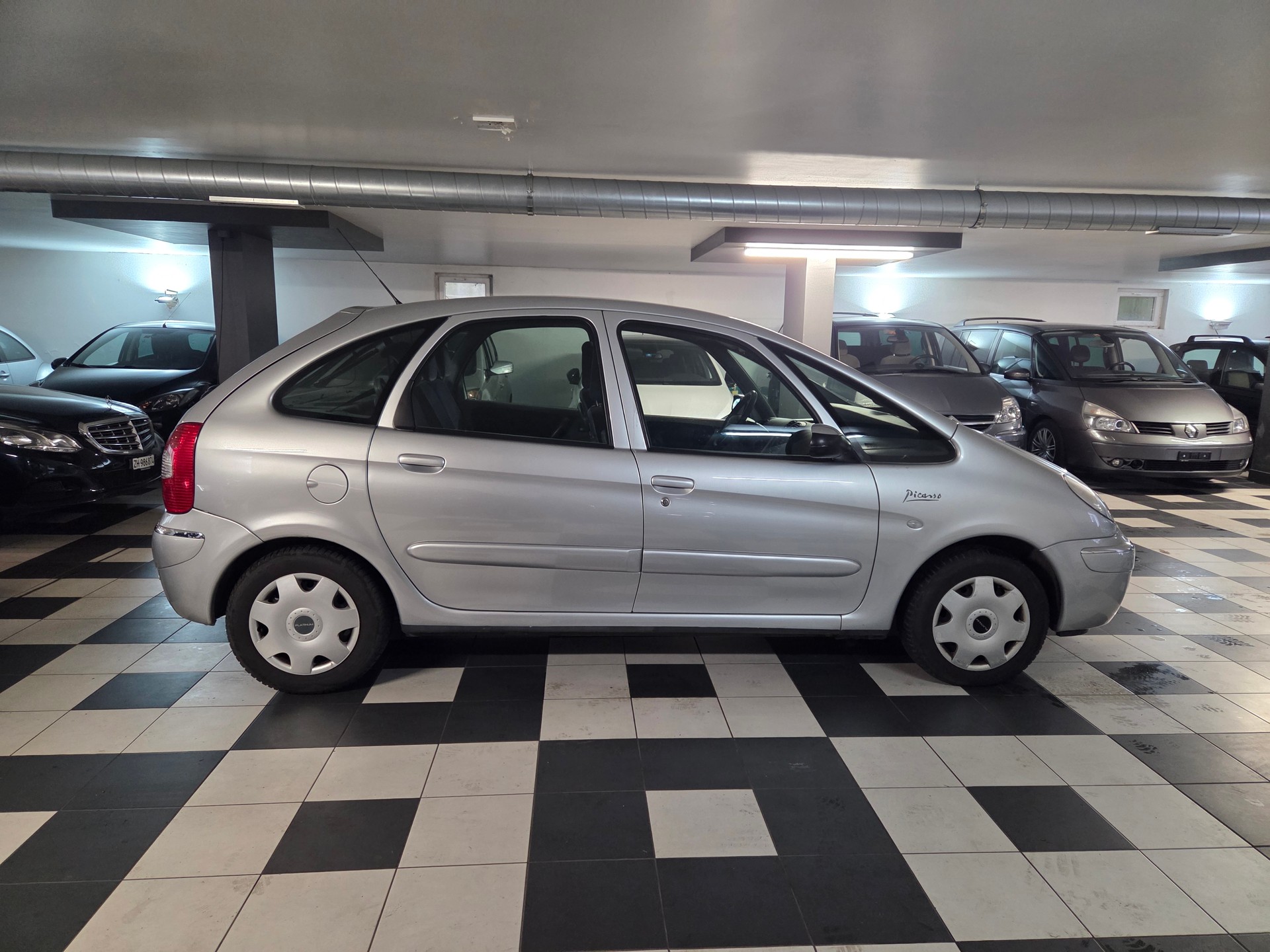 CITROEN Xsara Picasso 2.0i 16V Exclusive Automatic-image-5