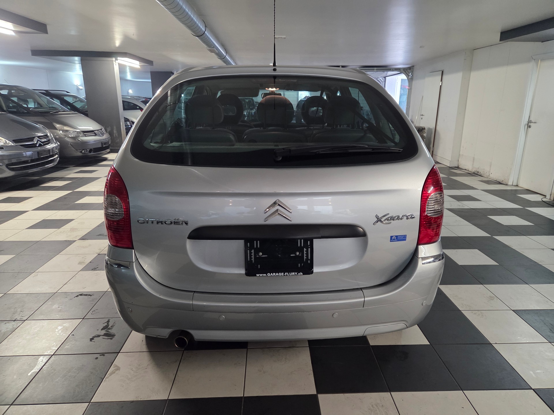 CITROEN Xsara Picasso 2.0i 16V Exclusive Automatic-image-3