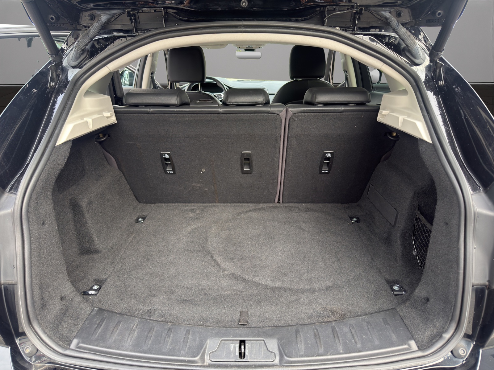 JAGUAR E-Pace 2.0 P200 HSE AWD Automatik-image-12