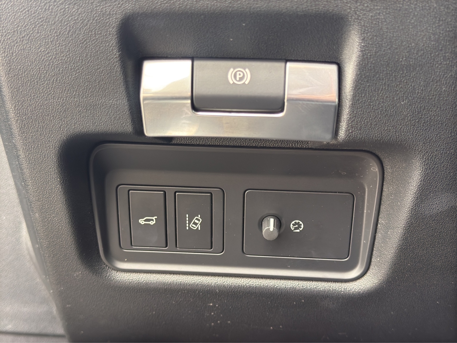 JAGUAR E-Pace 2.0 P200 HSE AWD Automatik-image-17