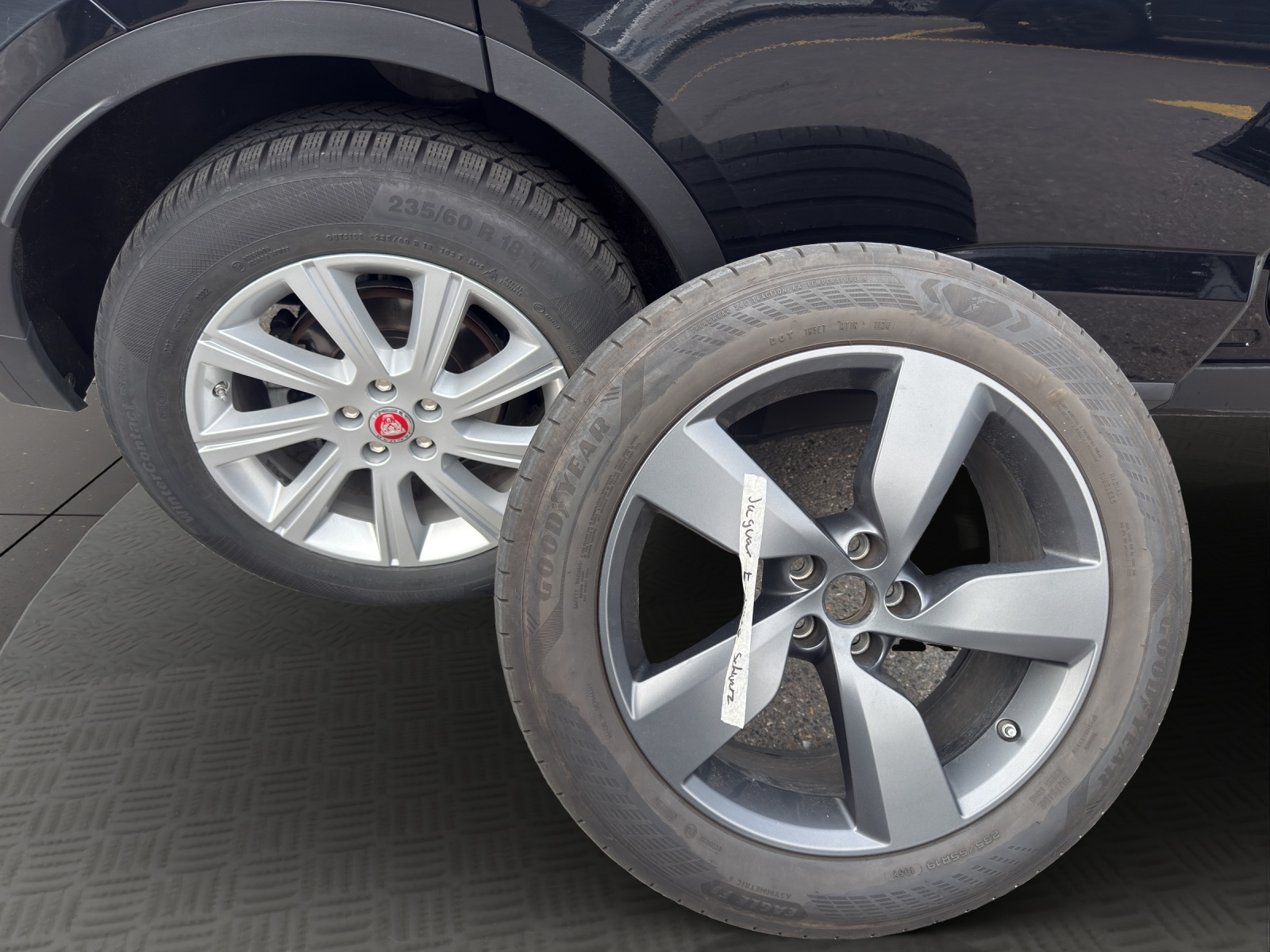 JAGUAR E-Pace 2.0 P200 HSE AWD Automatik-image-11