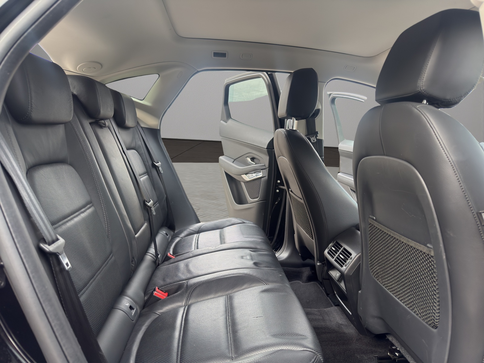 JAGUAR E-Pace 2.0 P200 HSE AWD Automatik-image-9
