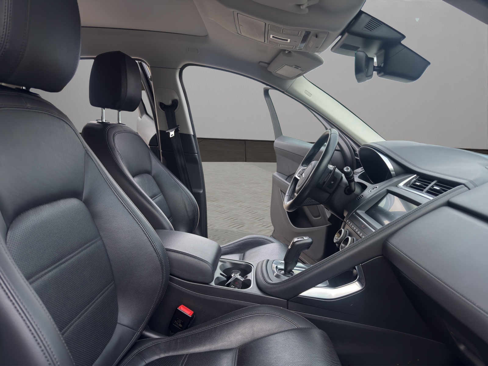 JAGUAR E-Pace 2.0 P200 HSE AWD Automatik-image-8