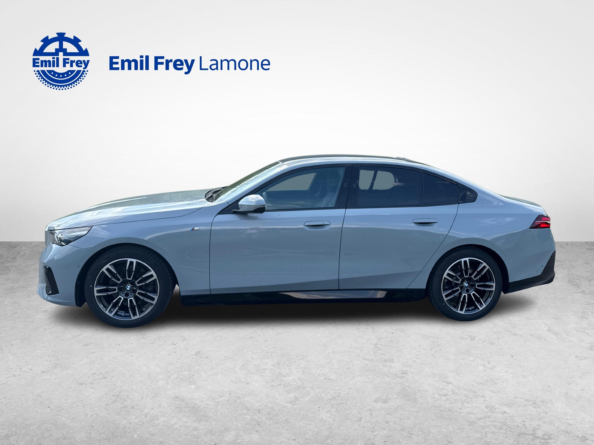BMW 520d xDrive-showroom-element-1
