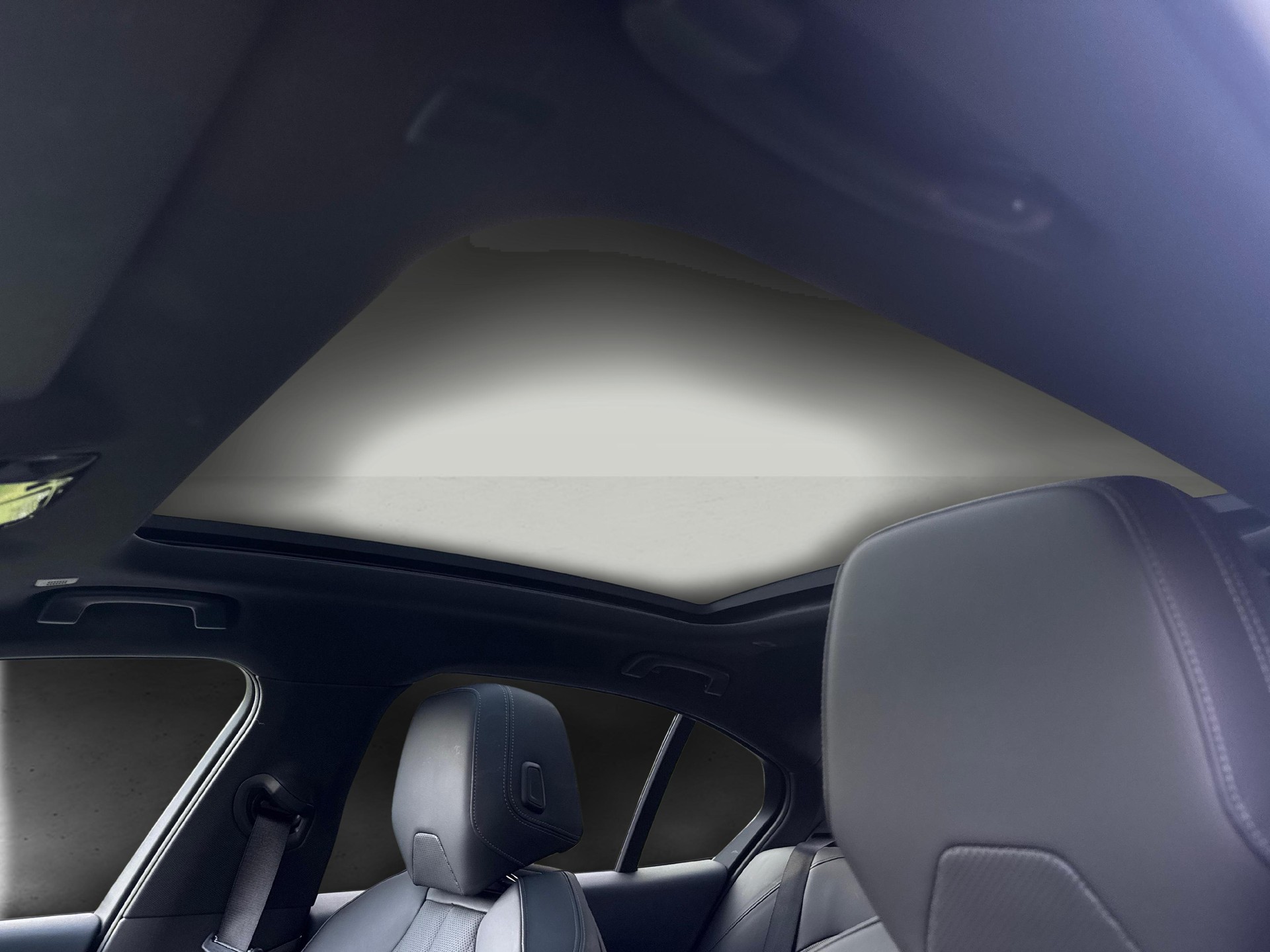 BMW 520d xDrive-image-19