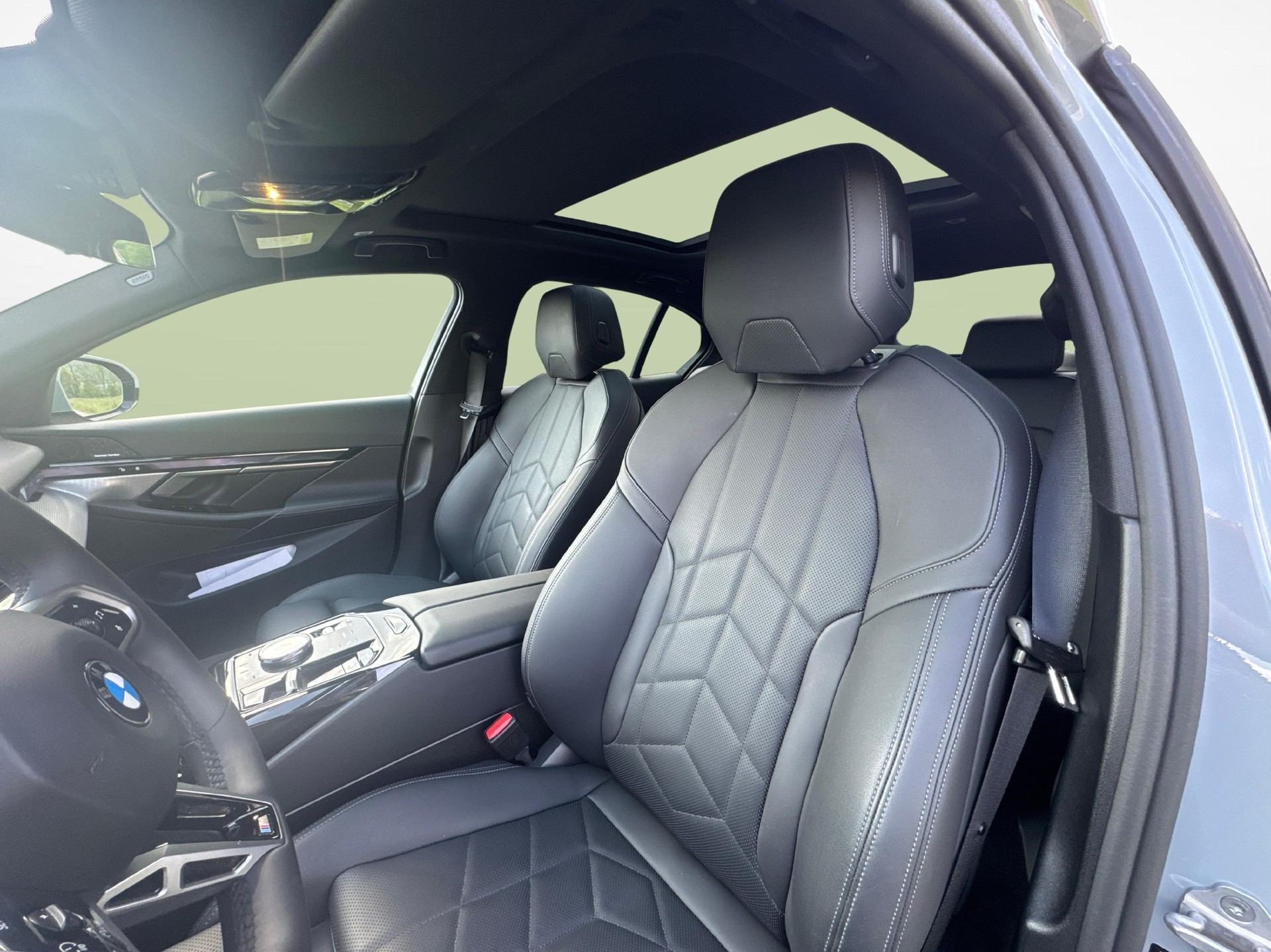BMW 520d xDrive-image-10