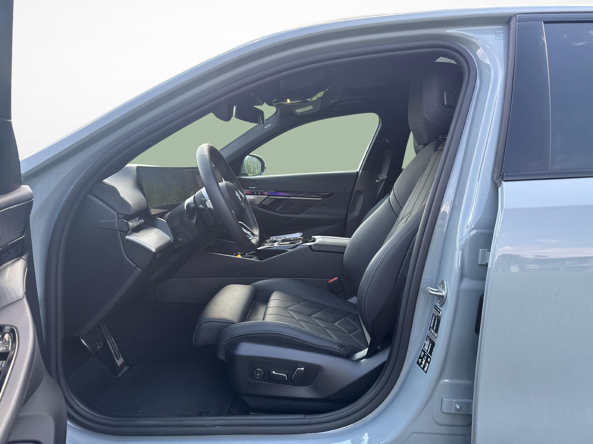 BMW 520d xDrive-image-9