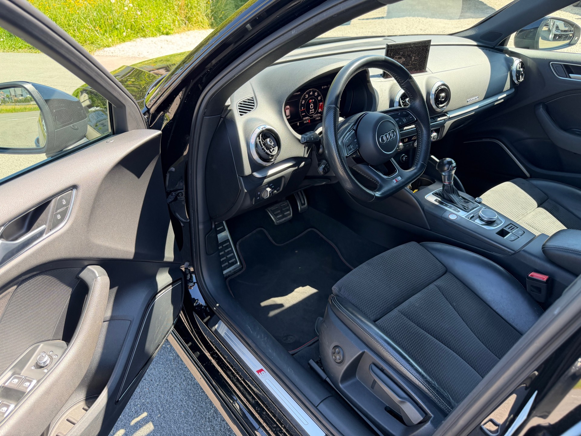 AUDI S3 Sportback 2.0 TFSI quattro S-tronic-image-7