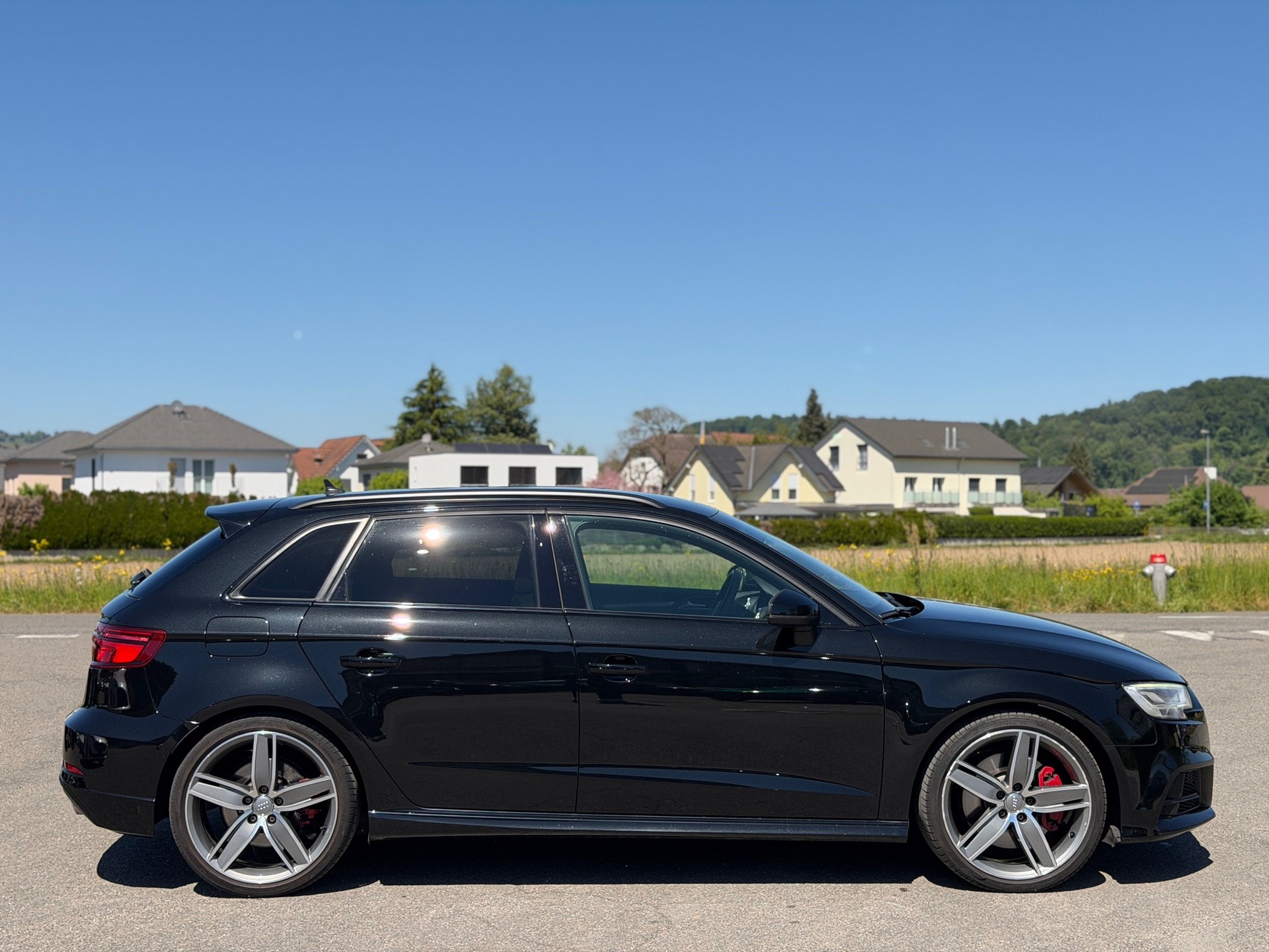 AUDI S3 Sportback 2.0 TFSI quattro S-tronic-image-11