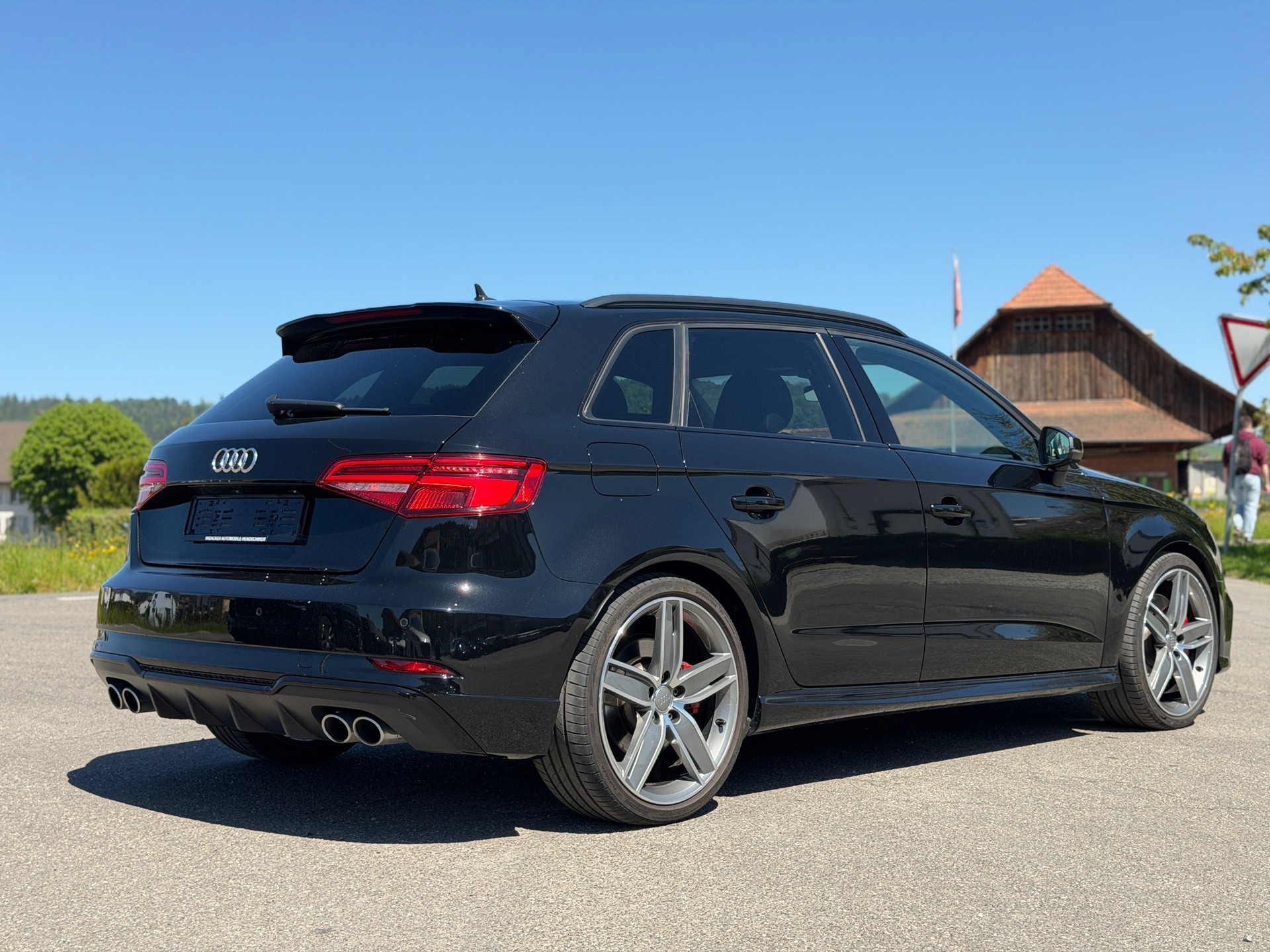 AUDI S3 Sportback 2.0 TFSI quattro S-tronic-image-3