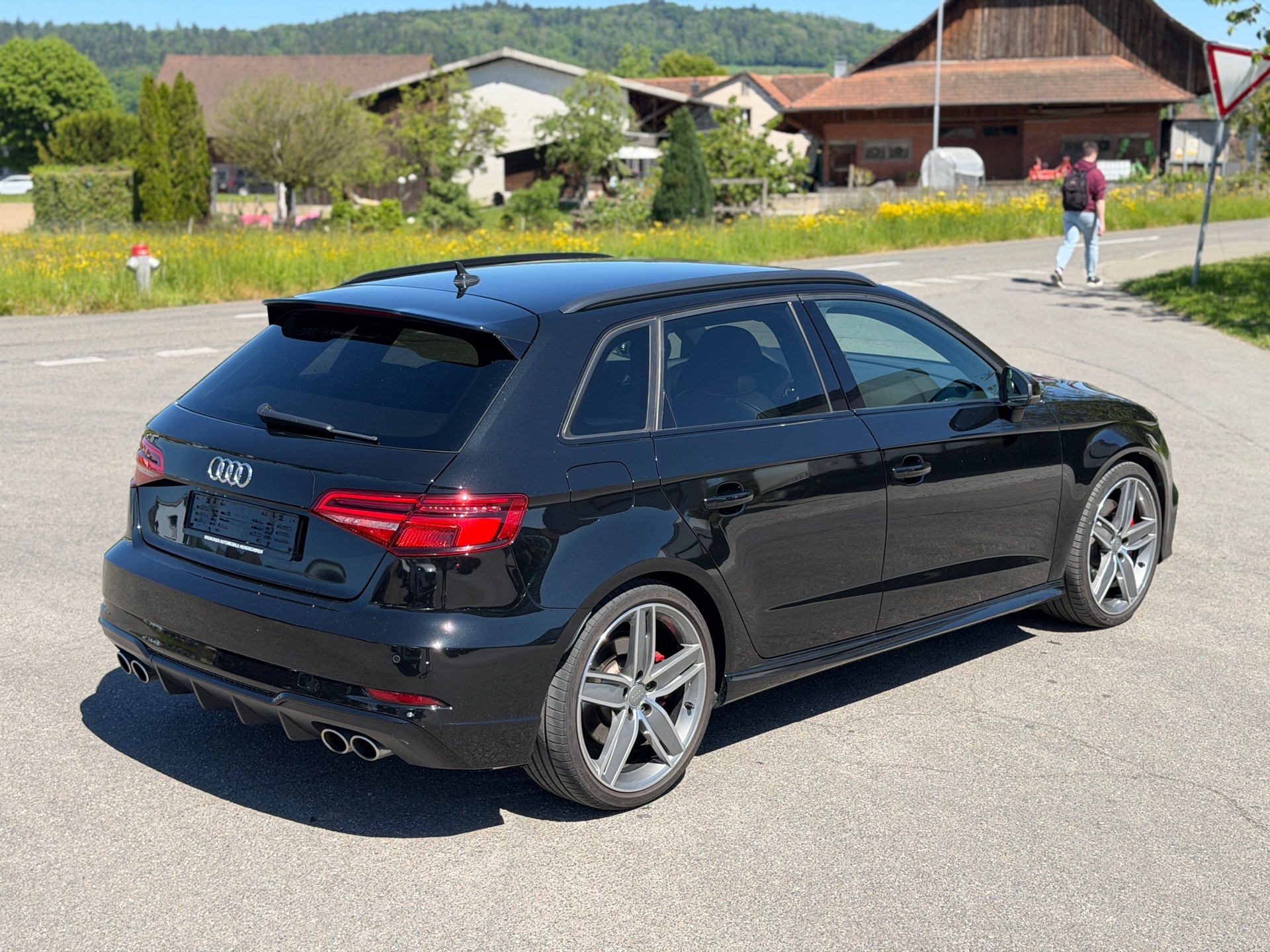 AUDI S3 Sportback 2.0 TFSI quattro S-tronic-image-14