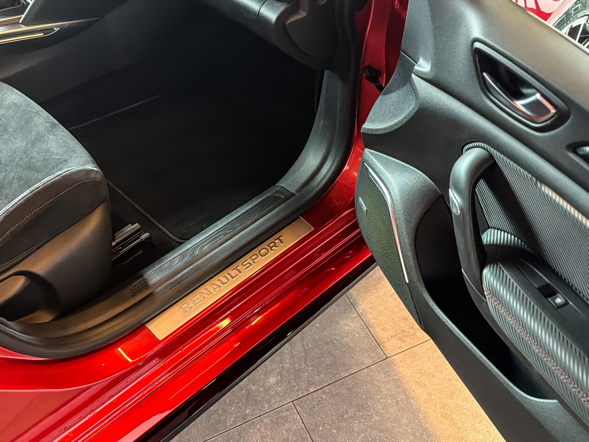 RENAULT Mégane Trophy 300 EDC-image-13