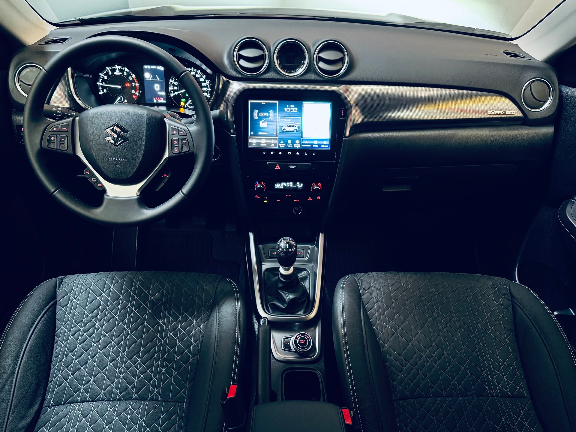 SUZUKI Vitara 1.4 Boosterjet Compact Top 4x4 Hybrid-image-14