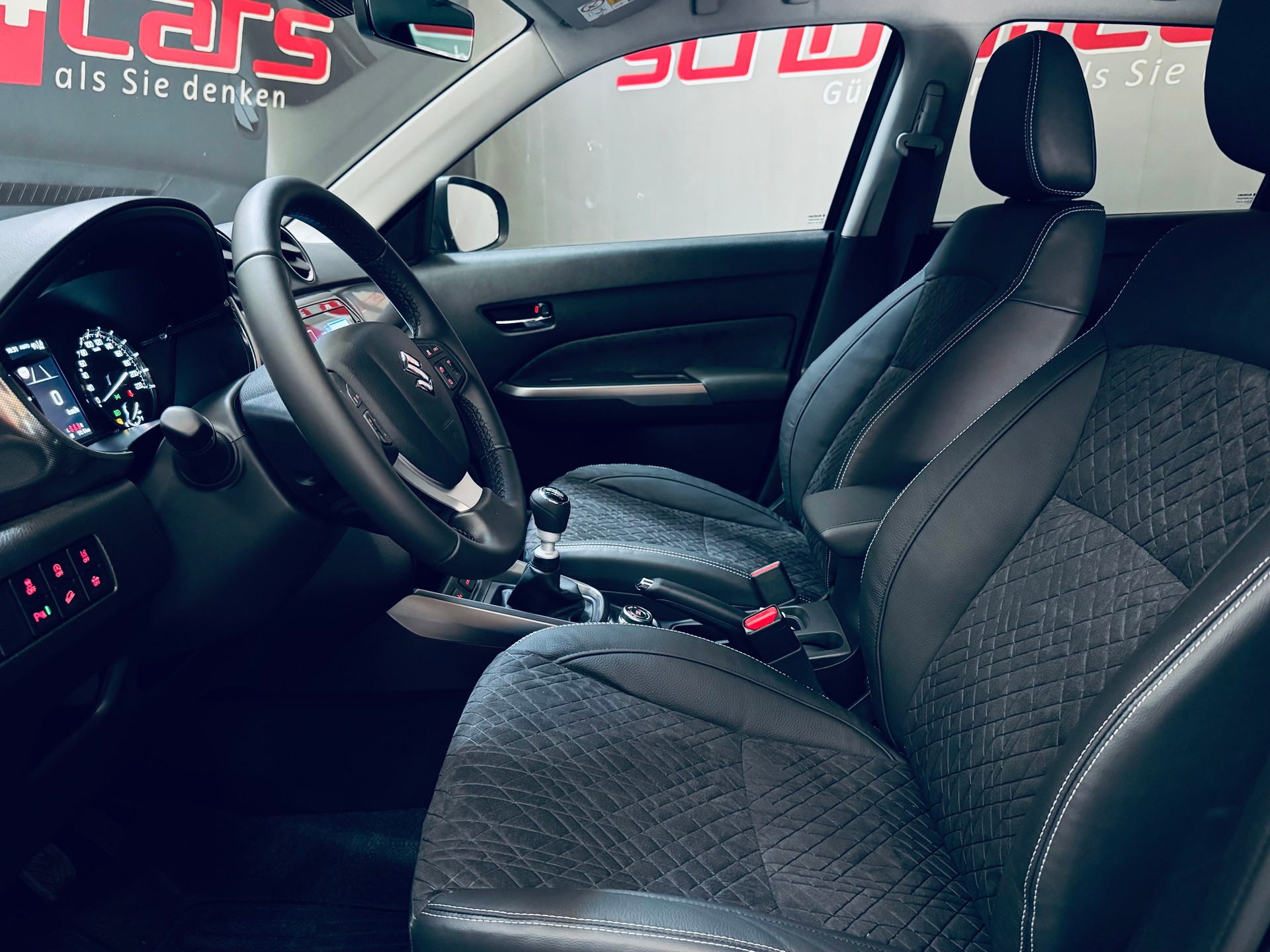 SUZUKI Vitara 1.4 Boosterjet Compact Top 4x4 Hybrid-image-12