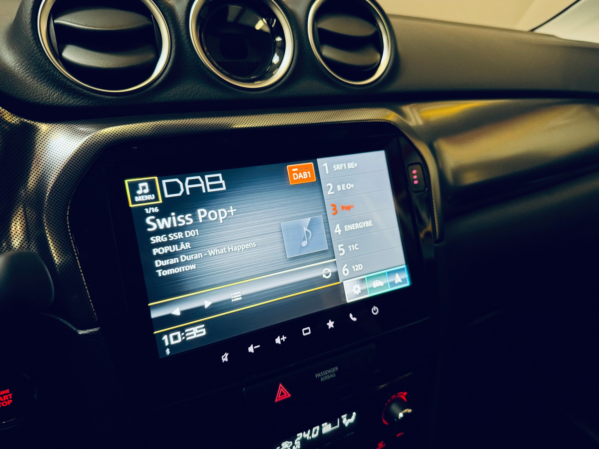 SUZUKI Vitara 1.4 Boosterjet Compact Top 4x4 Hybrid-image-23