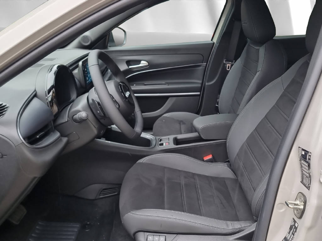 FIAT 600 1.2 Hybrid 145 Sport-image-3
