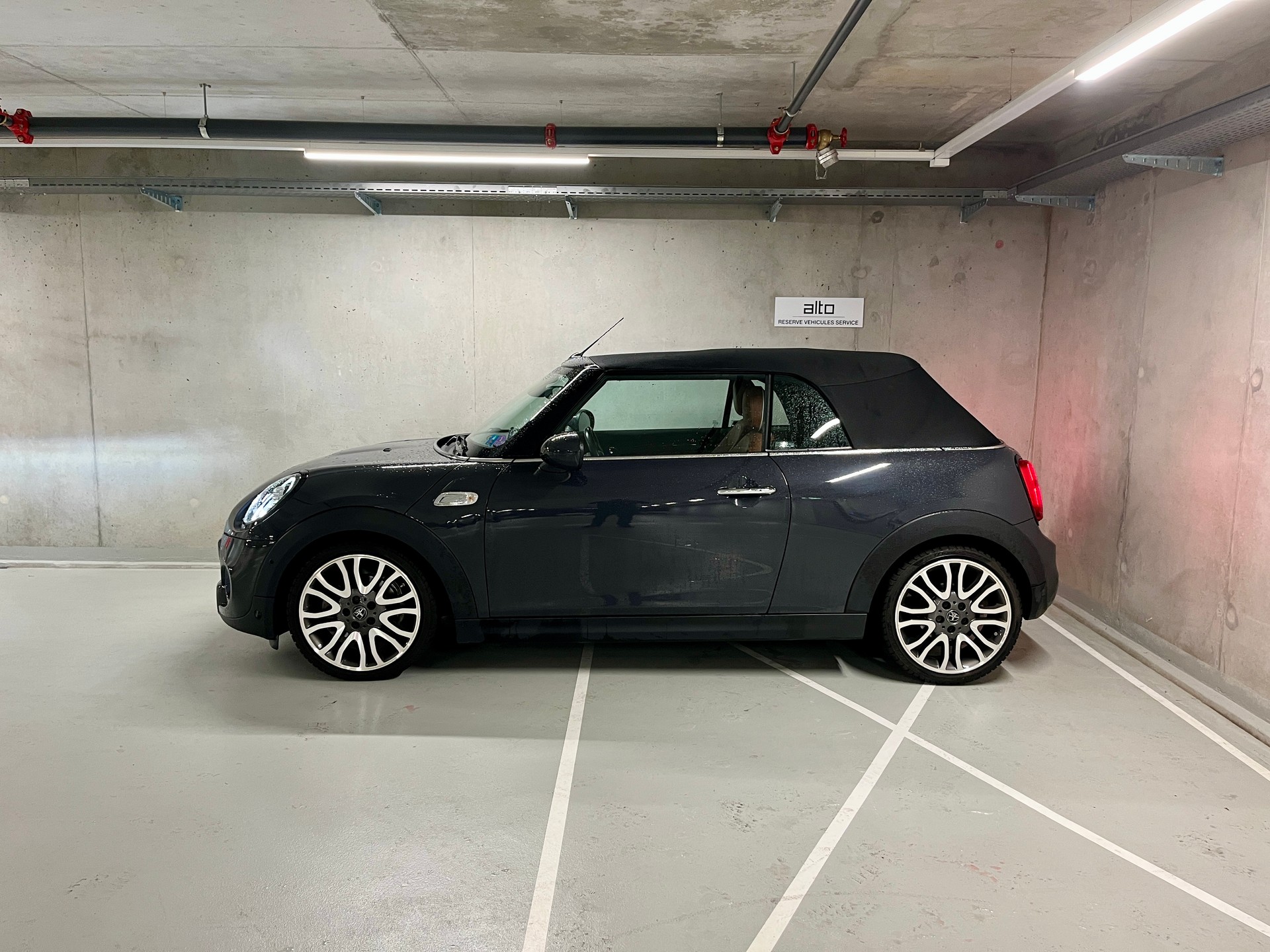 MINI Cooper S Cabriolet DKG-showroom-element-1