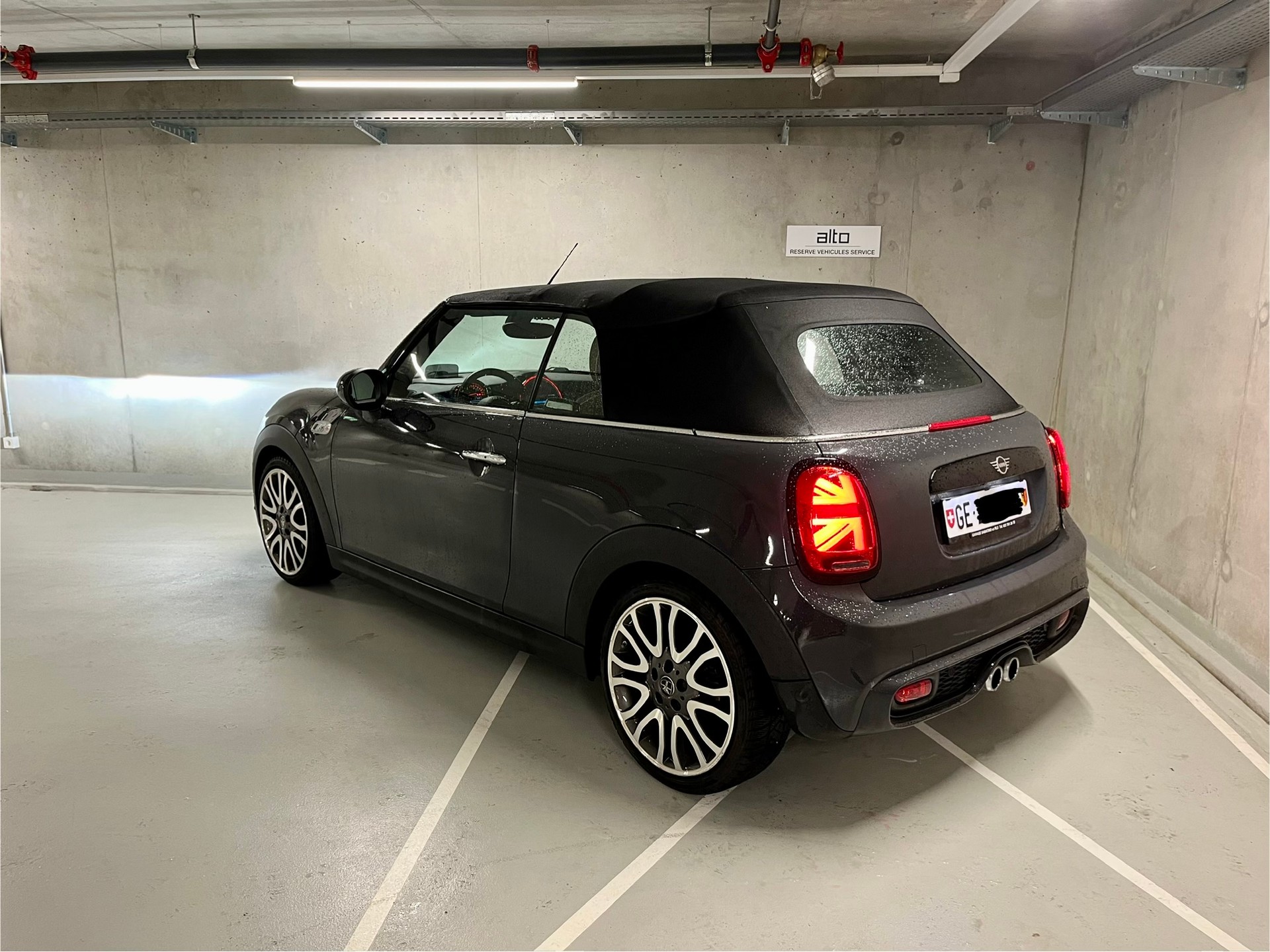 MINI Cooper S Cabriolet DKG-showroom-element-2