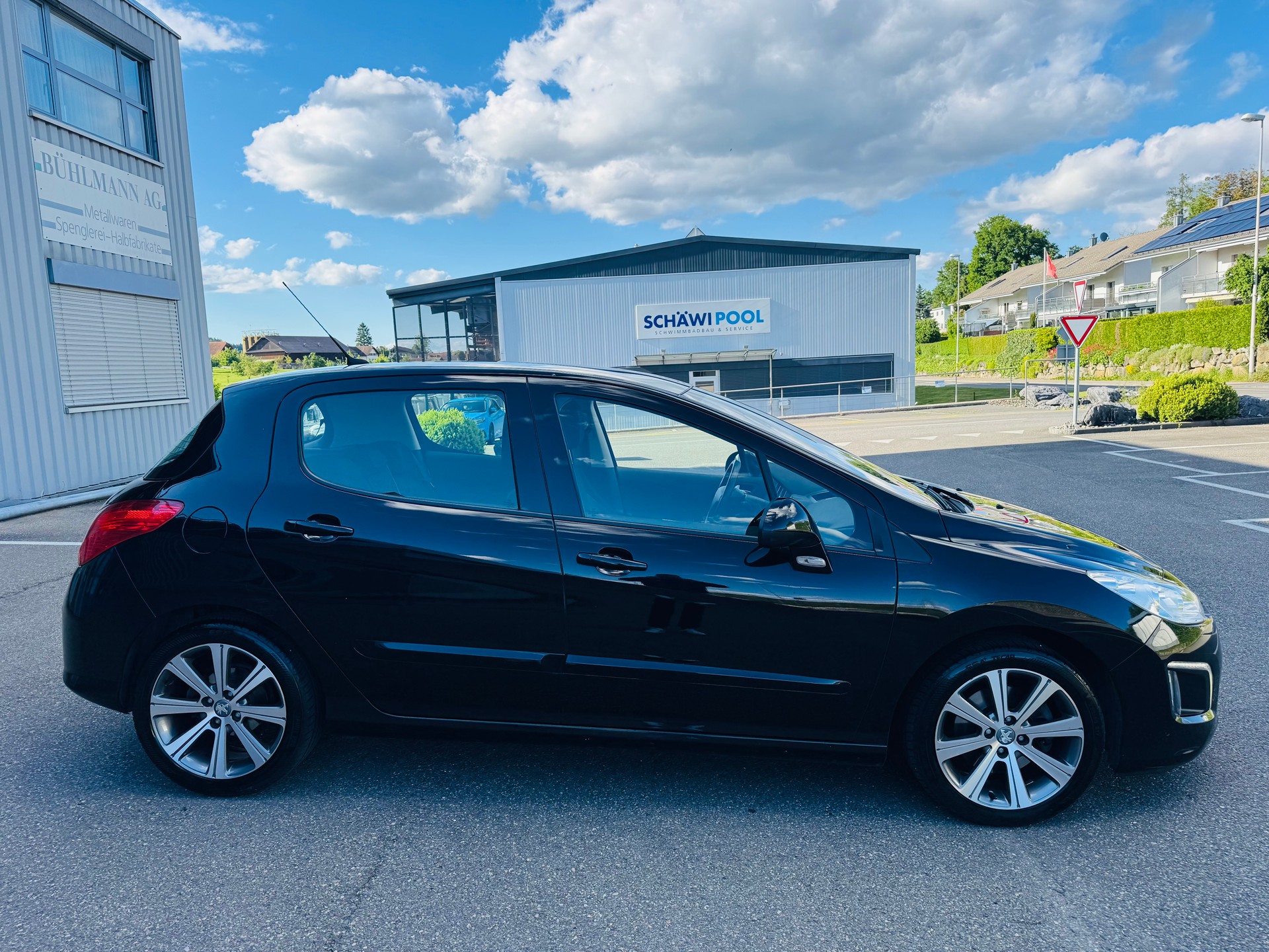 PEUGEOT 308 1.6 16V Turbo Swiss Edition-image-6