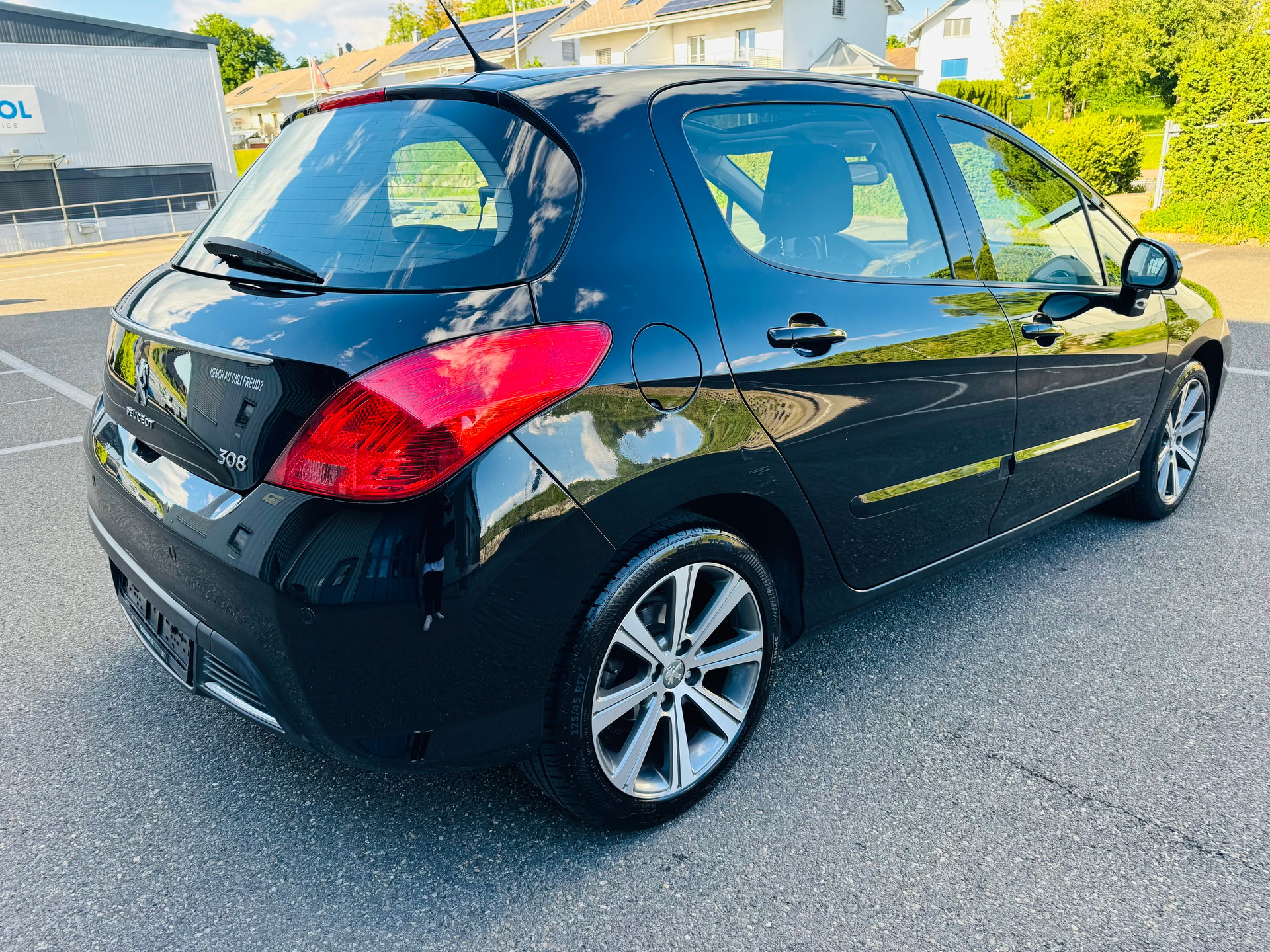 PEUGEOT 308 1.6 16V Turbo Swiss Edition-image-5