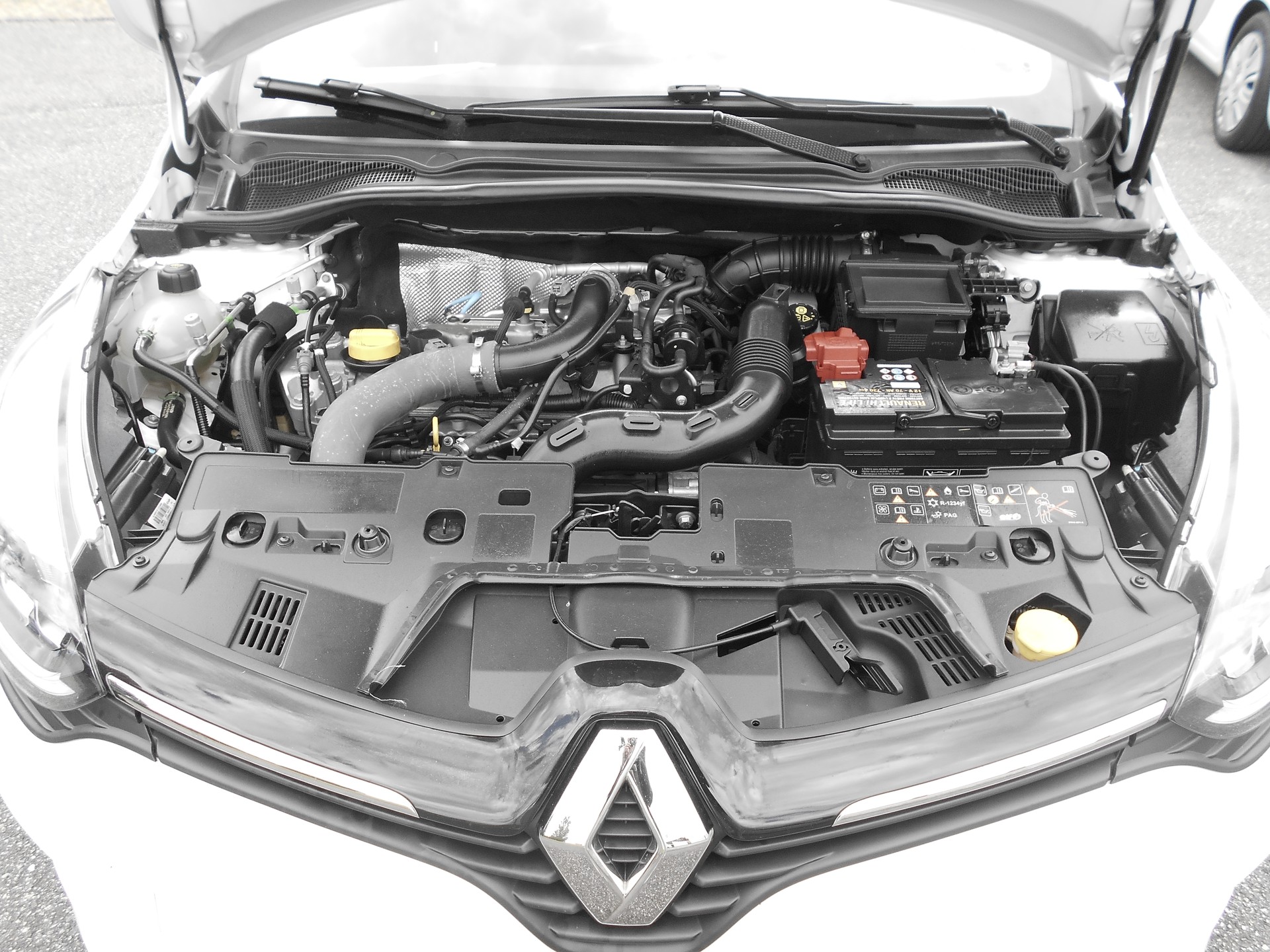 RENAULT Clio 1.2 16V T Swiss Edition EDC-image-13