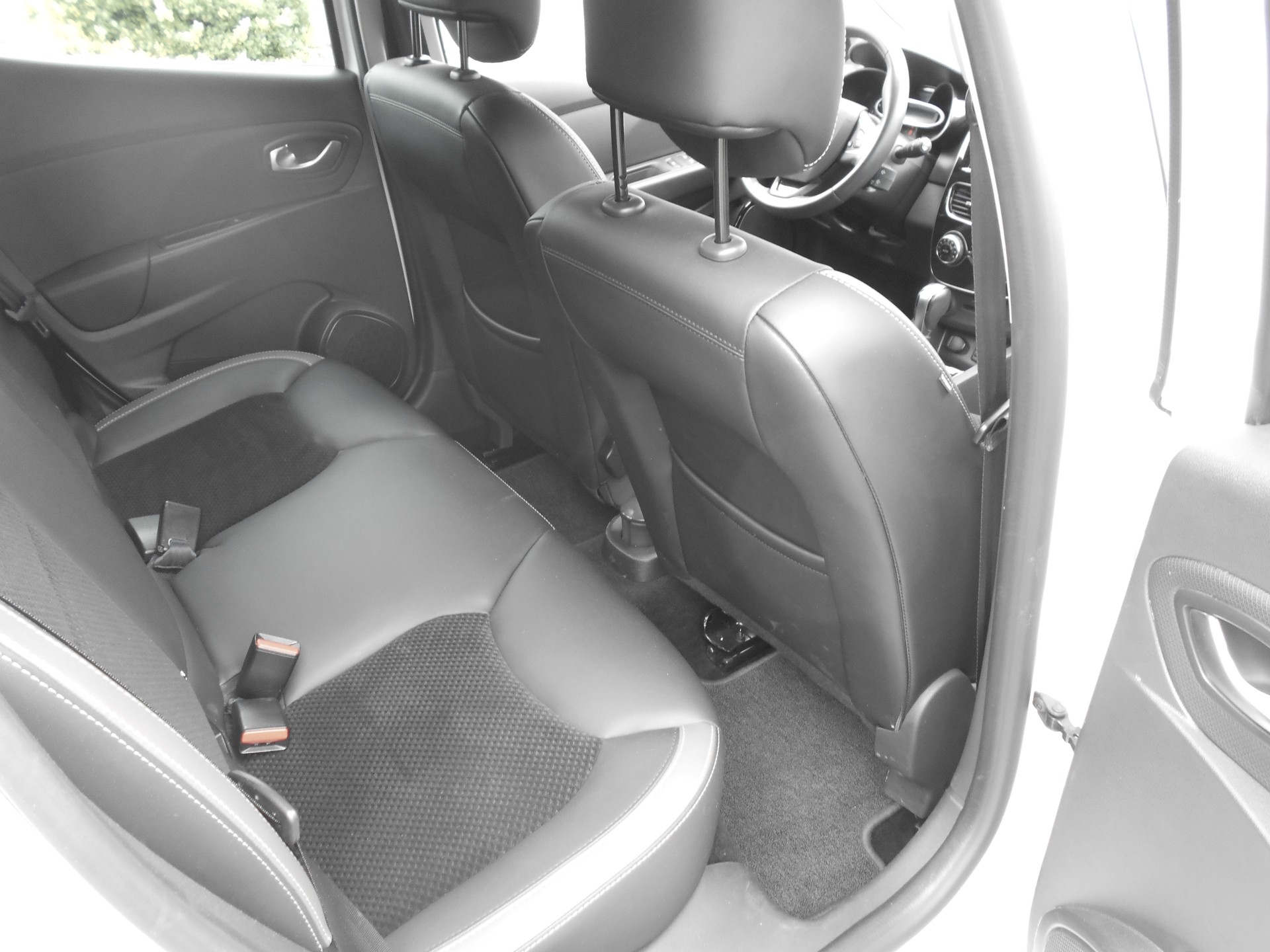 RENAULT Clio 1.2 16V T Swiss Edition EDC-image-7