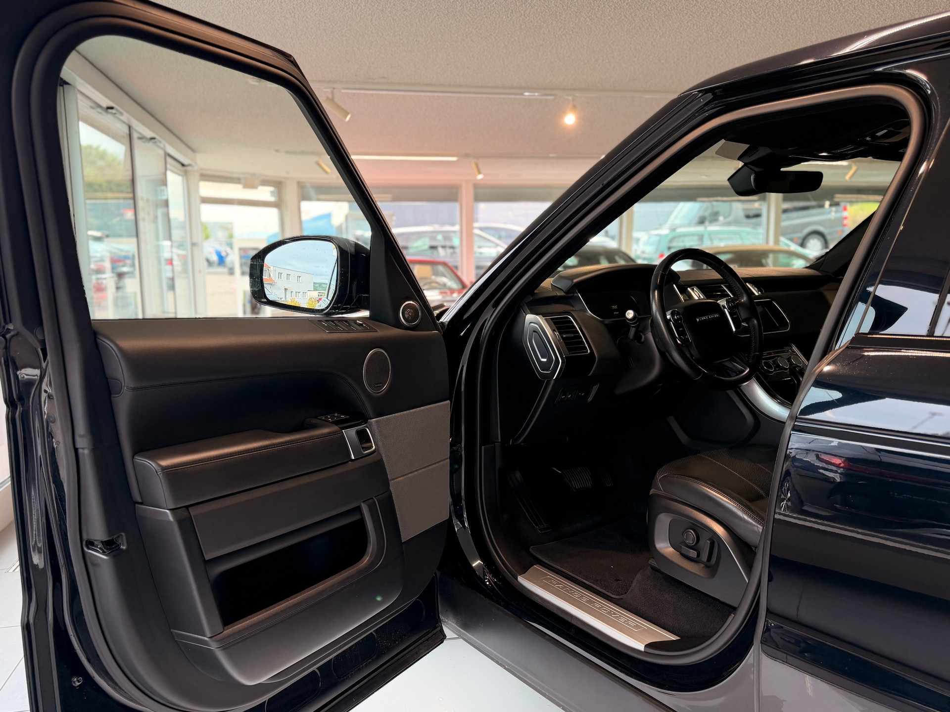 LAND ROVER Range Rover Sport 3.0 SDV6 HSE Automatic-image-13