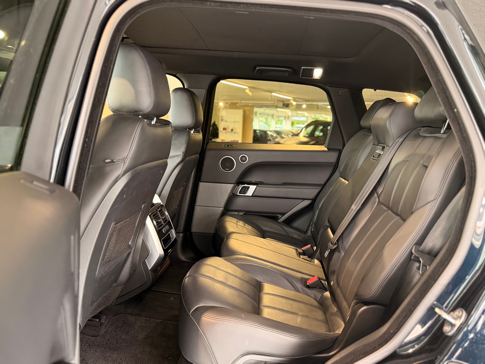 LAND ROVER Range Rover Sport 3.0 SDV6 HSE Automatic-image-18