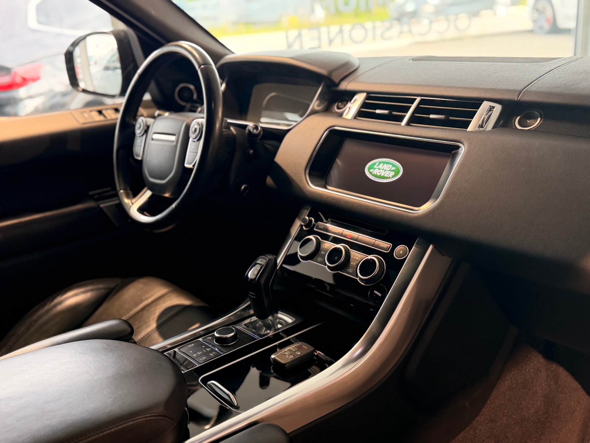 LAND ROVER Range Rover Sport 3.0 SDV6 HSE Automatic-image-25