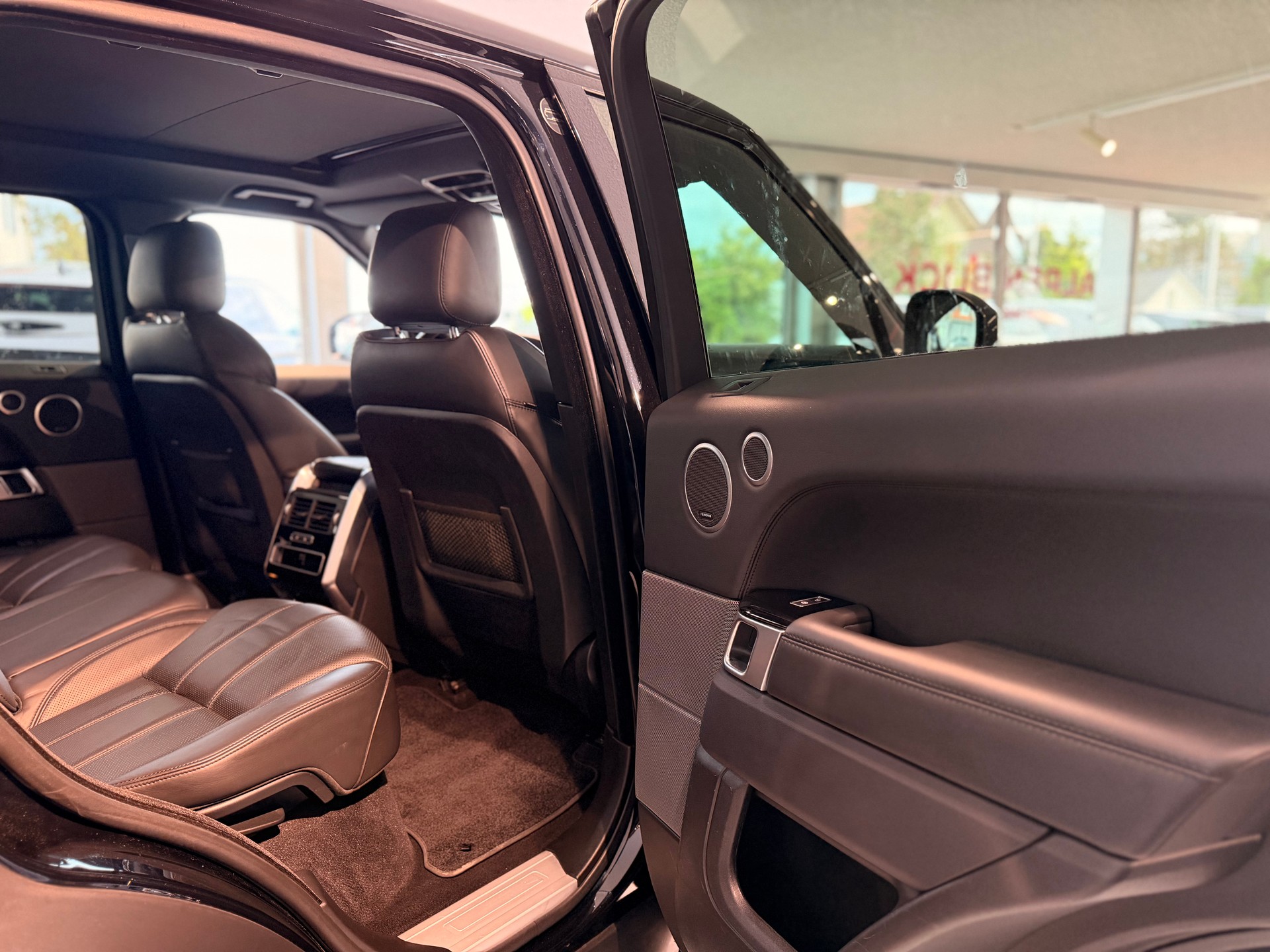 LAND ROVER Range Rover Sport 3.0 SDV6 HSE Automatic-image-21
