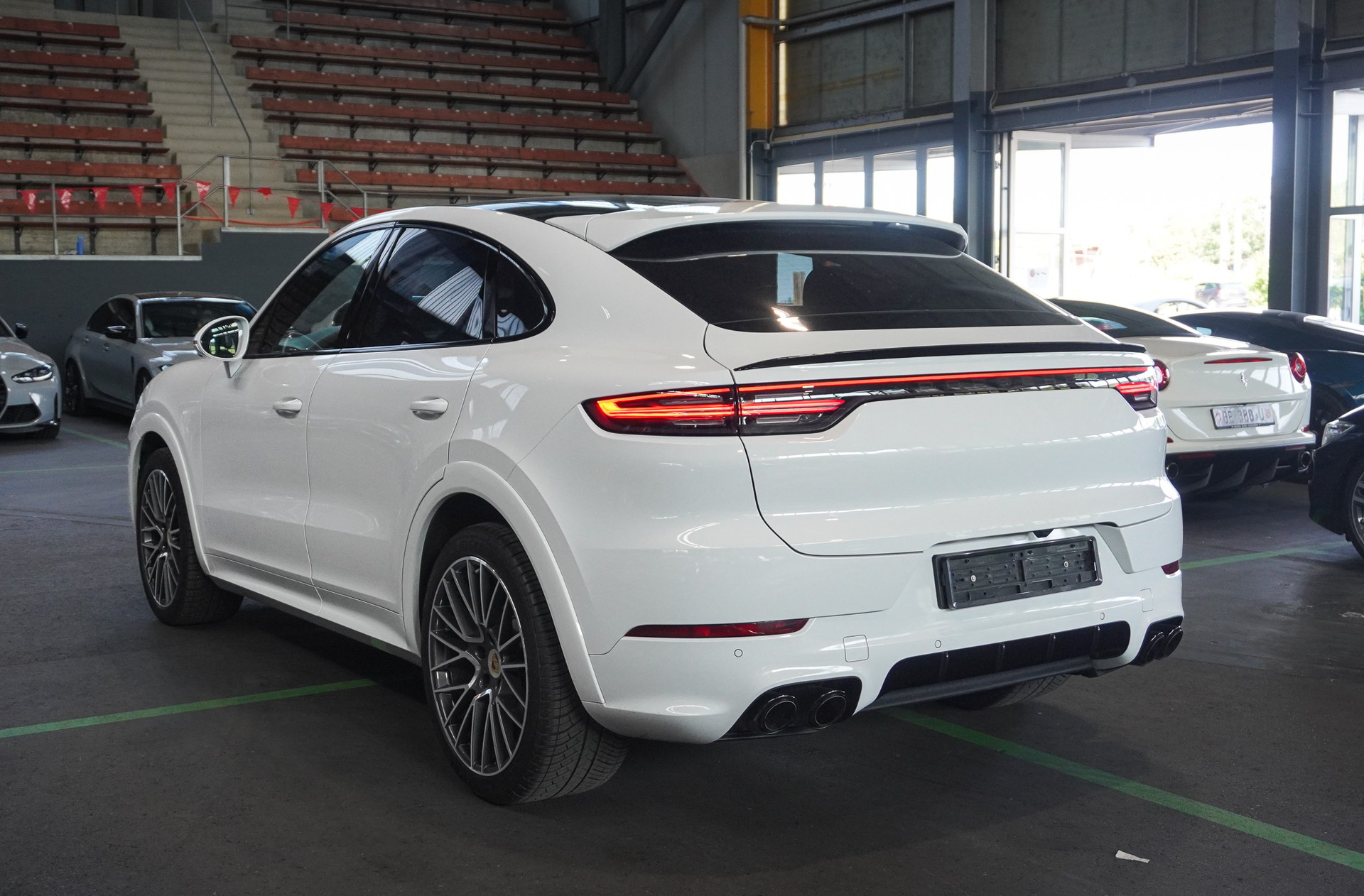 PORSCHE Cayenne Turbo Coupé-showroom-element-3