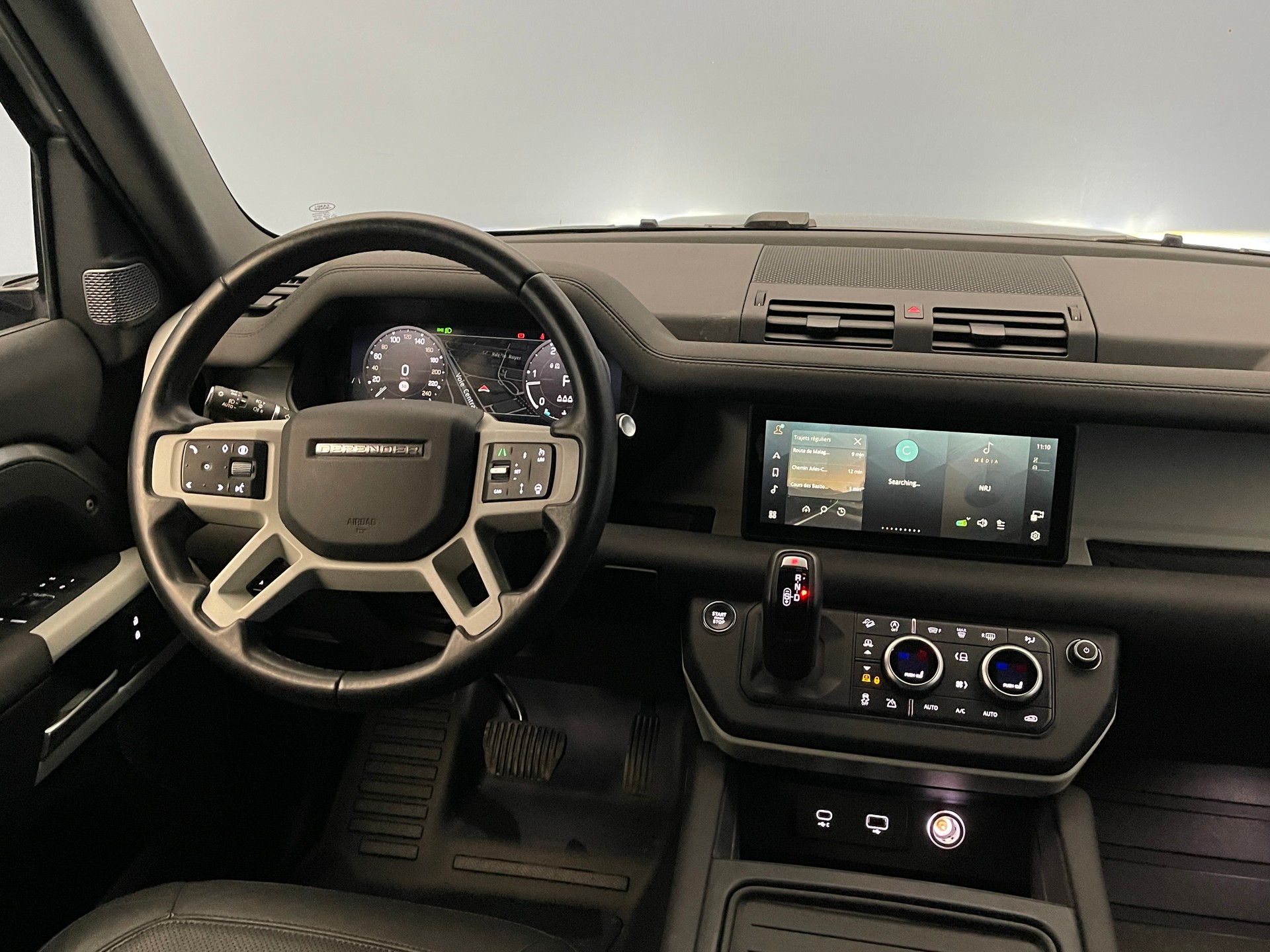 LAND ROVER Defender 110 3.0 D I6 300 SE-image-7