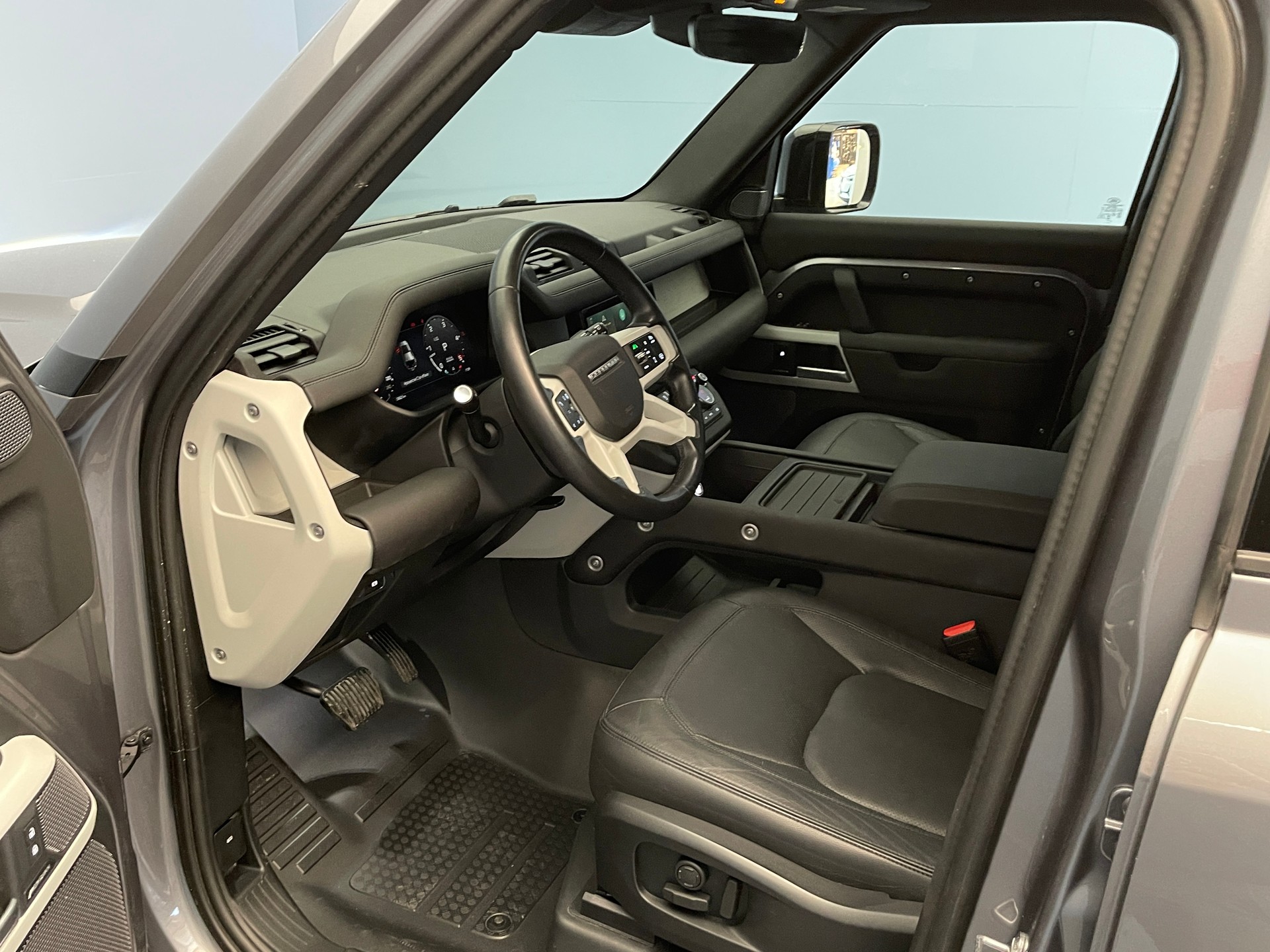 LAND ROVER Defender 110 3.0 D I6 300 SE-image-6