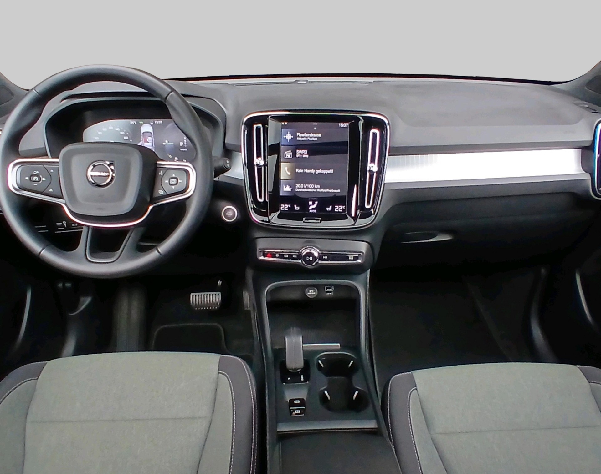 VOLVO XC40 1.5 T4 PiH R-Design Expre-image-4
