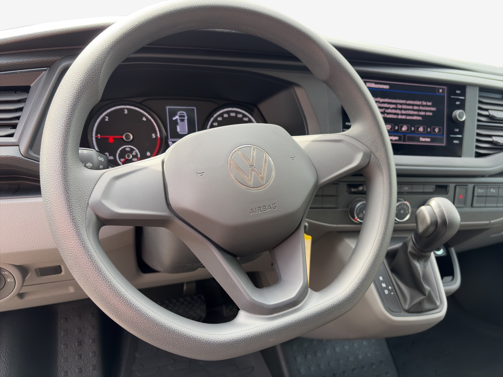 VW T6.1 2.0 TDI DSG-image-9