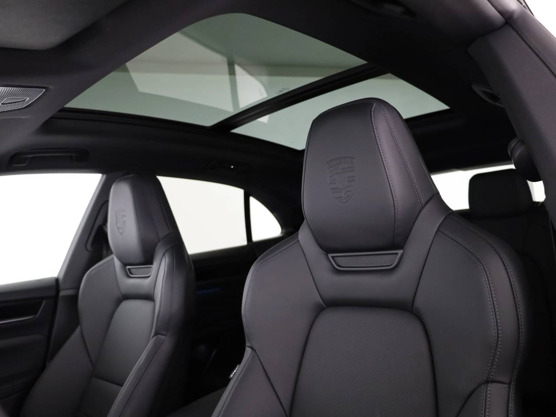 PORSCHE Macan 4-image-15