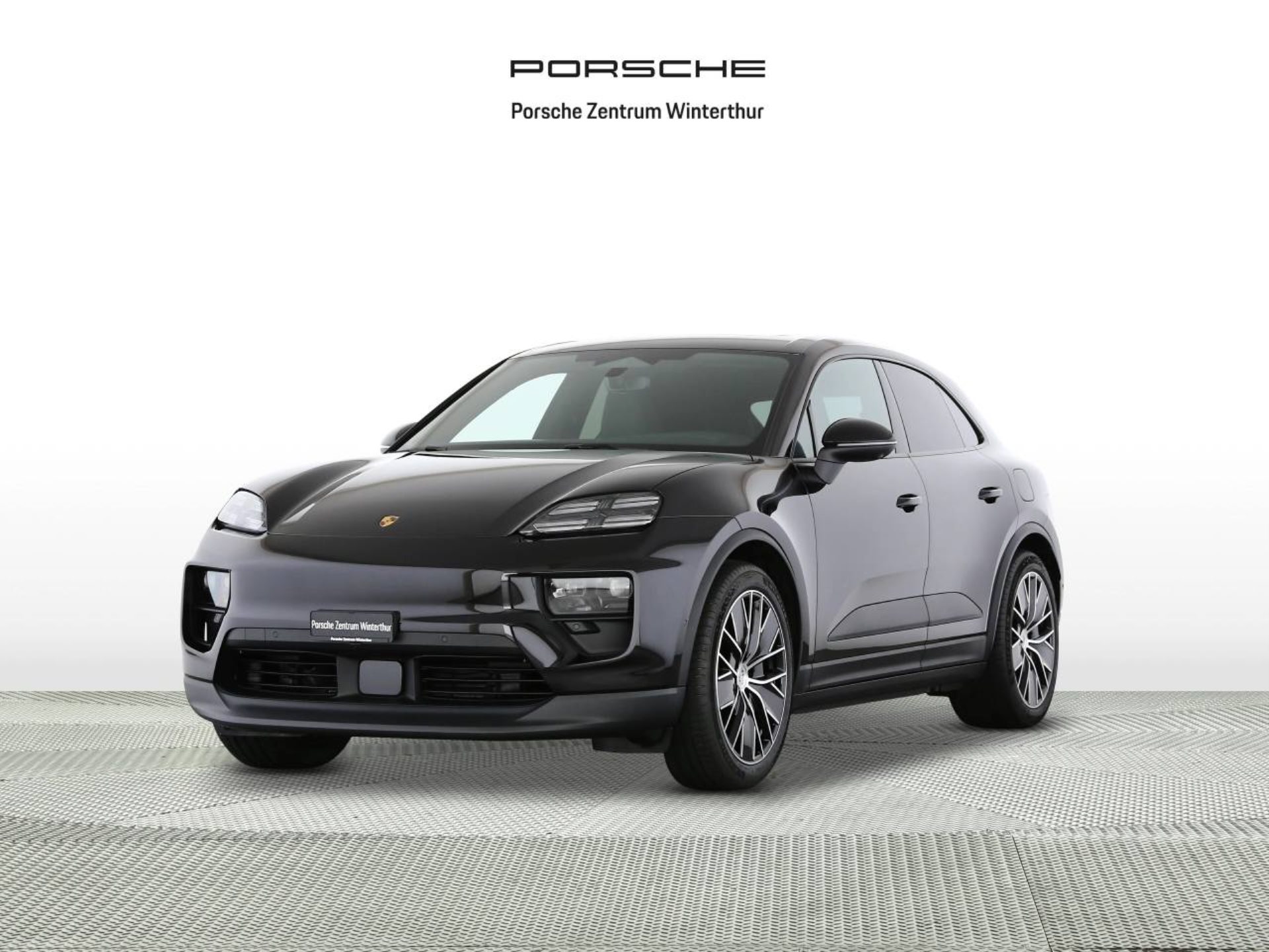 PORSCHE Macan 4
